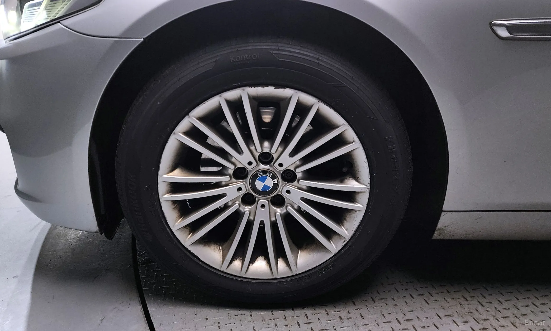 BMW 5 Series (F10) превью 5