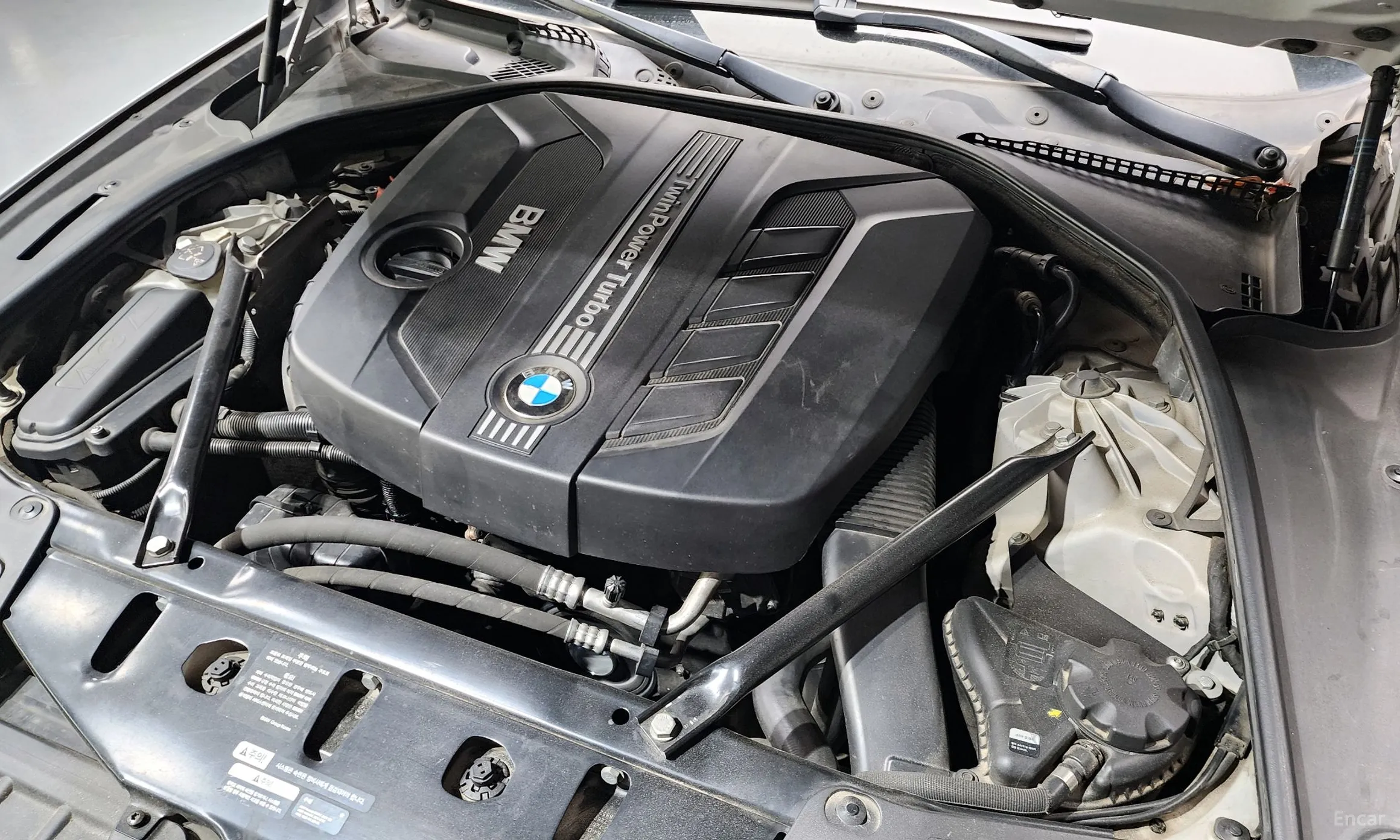 BMW 5 Series (F10) превью 6