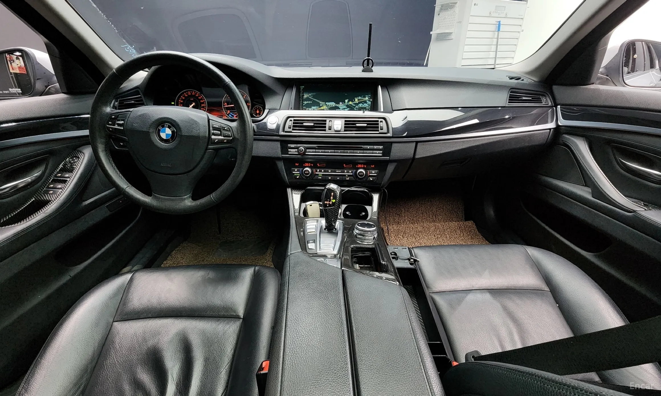 BMW 5 Series (F10) превью 7