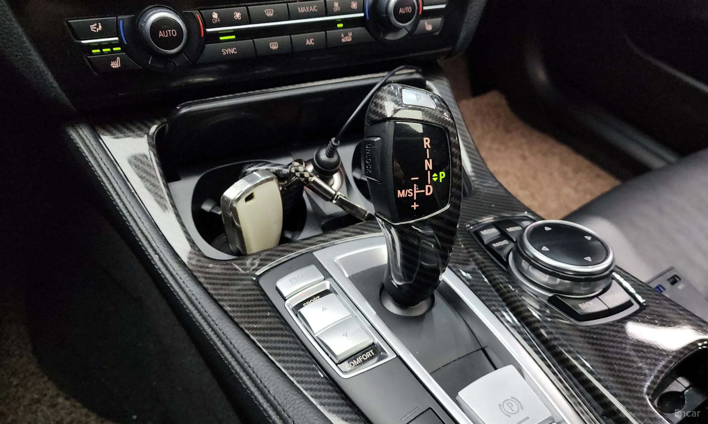 BMW 5 Series (F10) превью 9