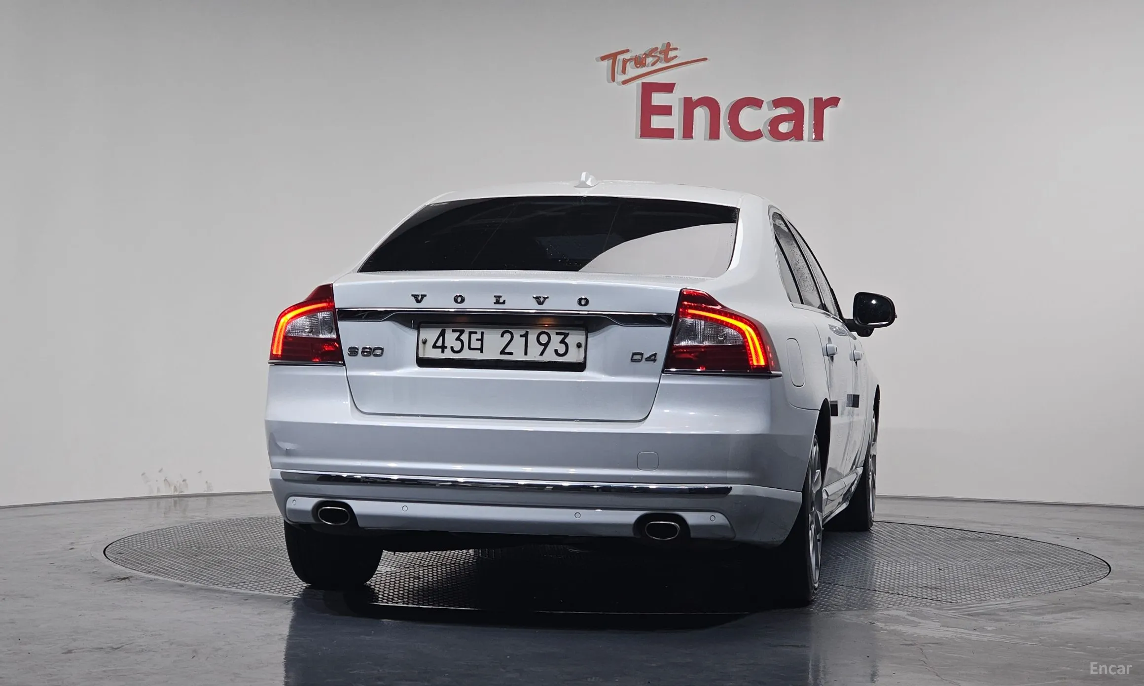 Volvo S80 превью 4