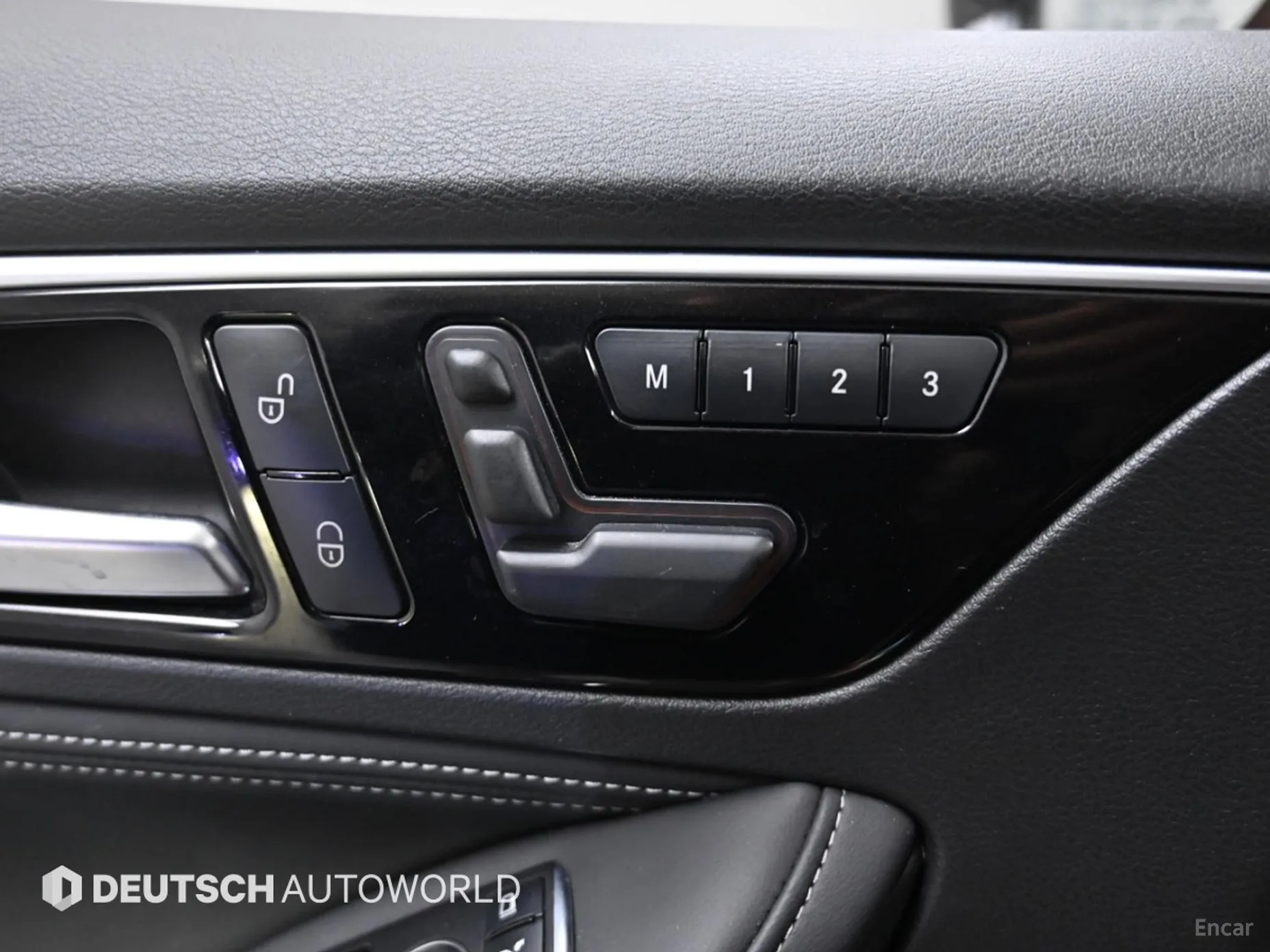 Infiniti Q30 превью 16