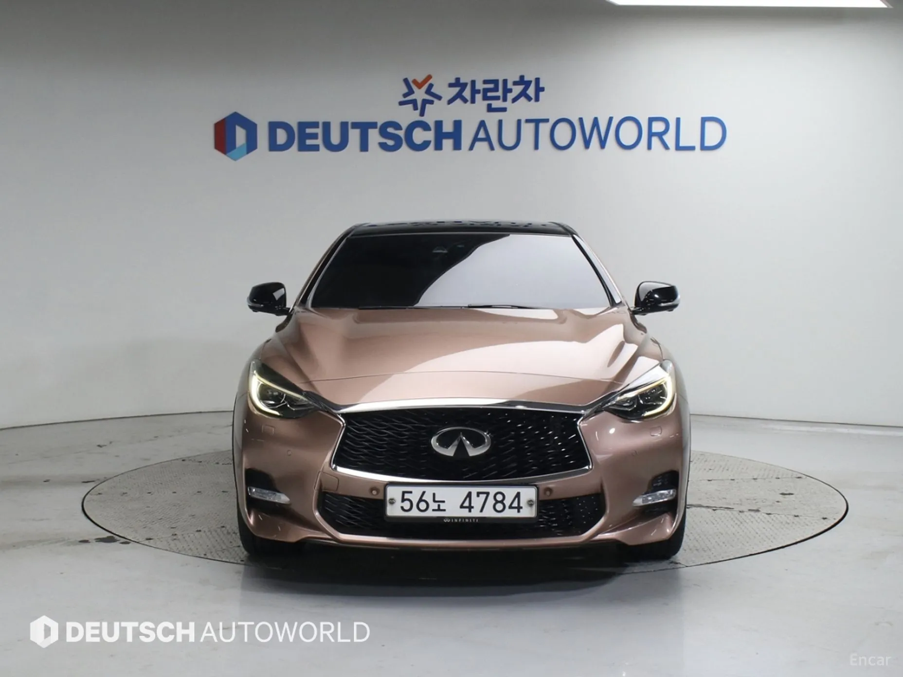 Infiniti Q30 превью 3