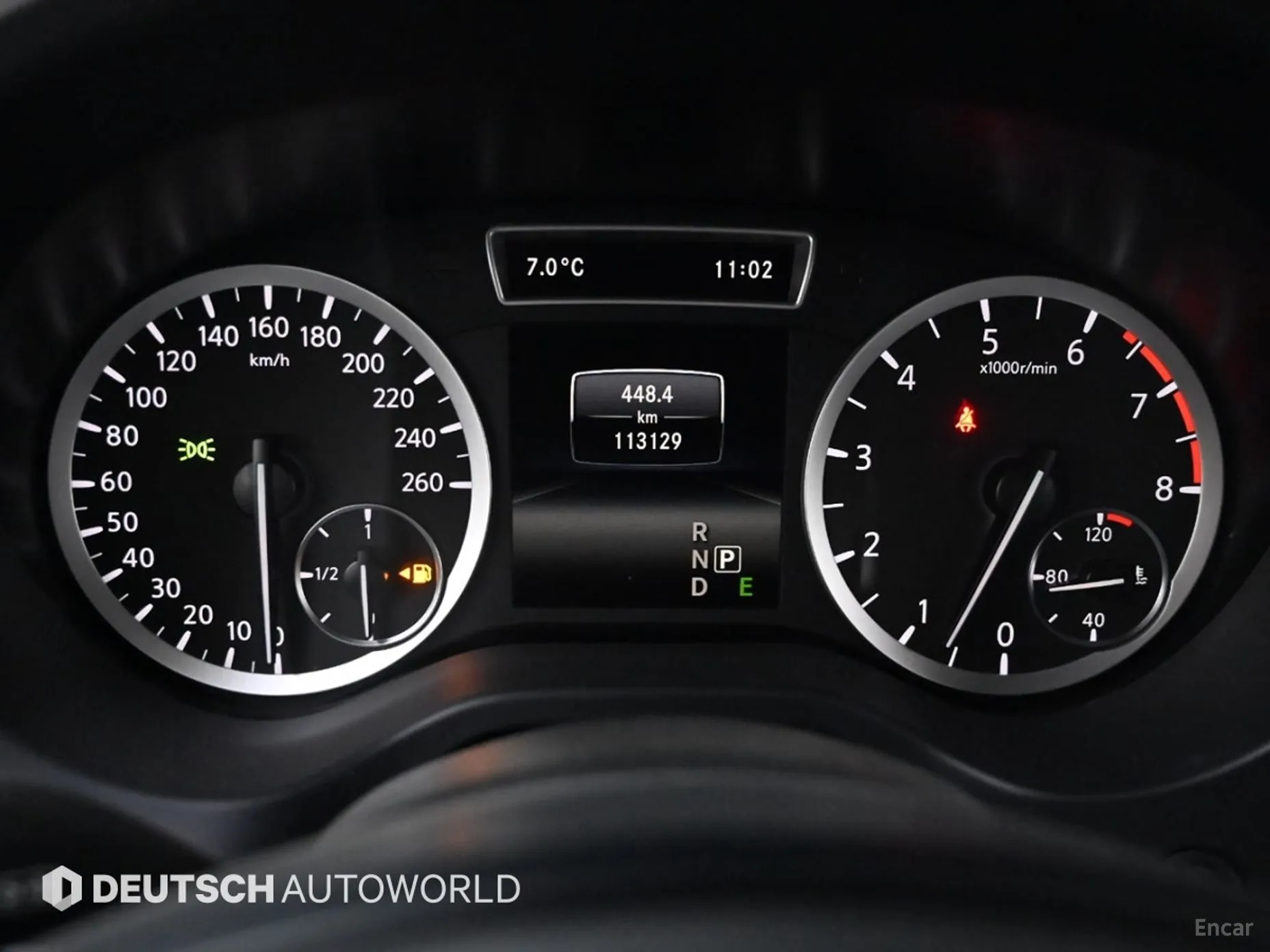 Infiniti Q30 превью 8