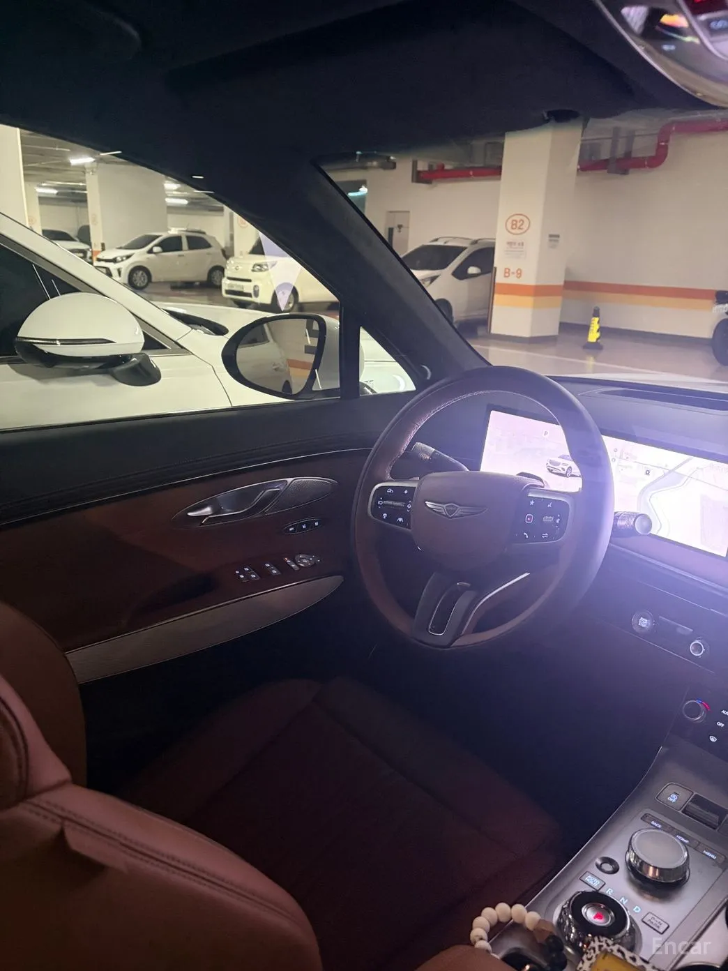 Genesis GV70 превью 8