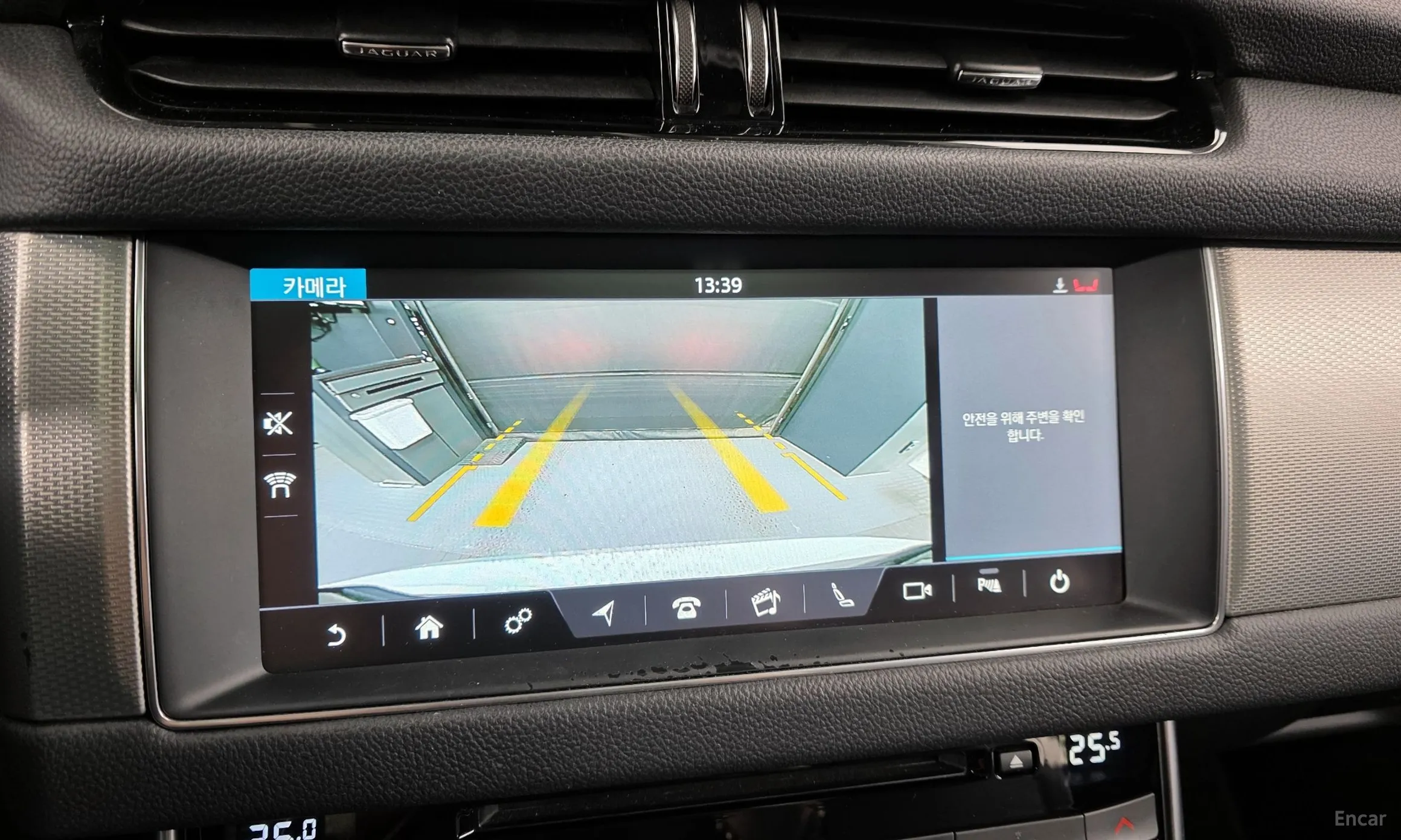 Jaguar XF (x260) превью 15
