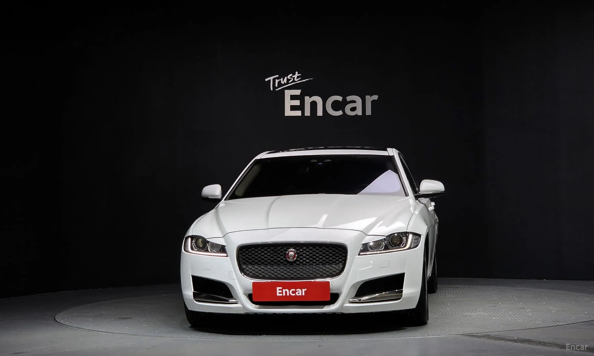 Jaguar XF (x260) превью 3