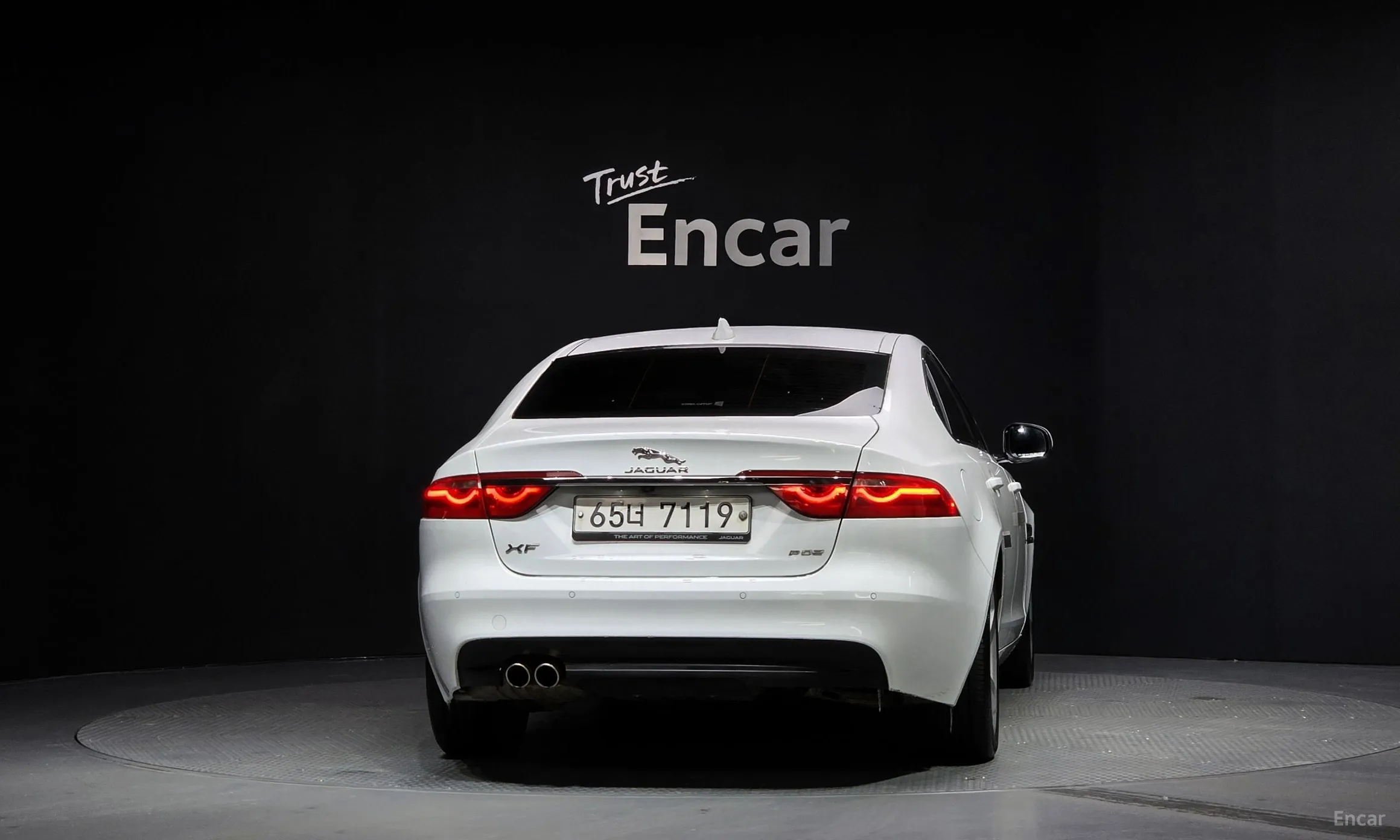 Jaguar XF (x260) превью 4