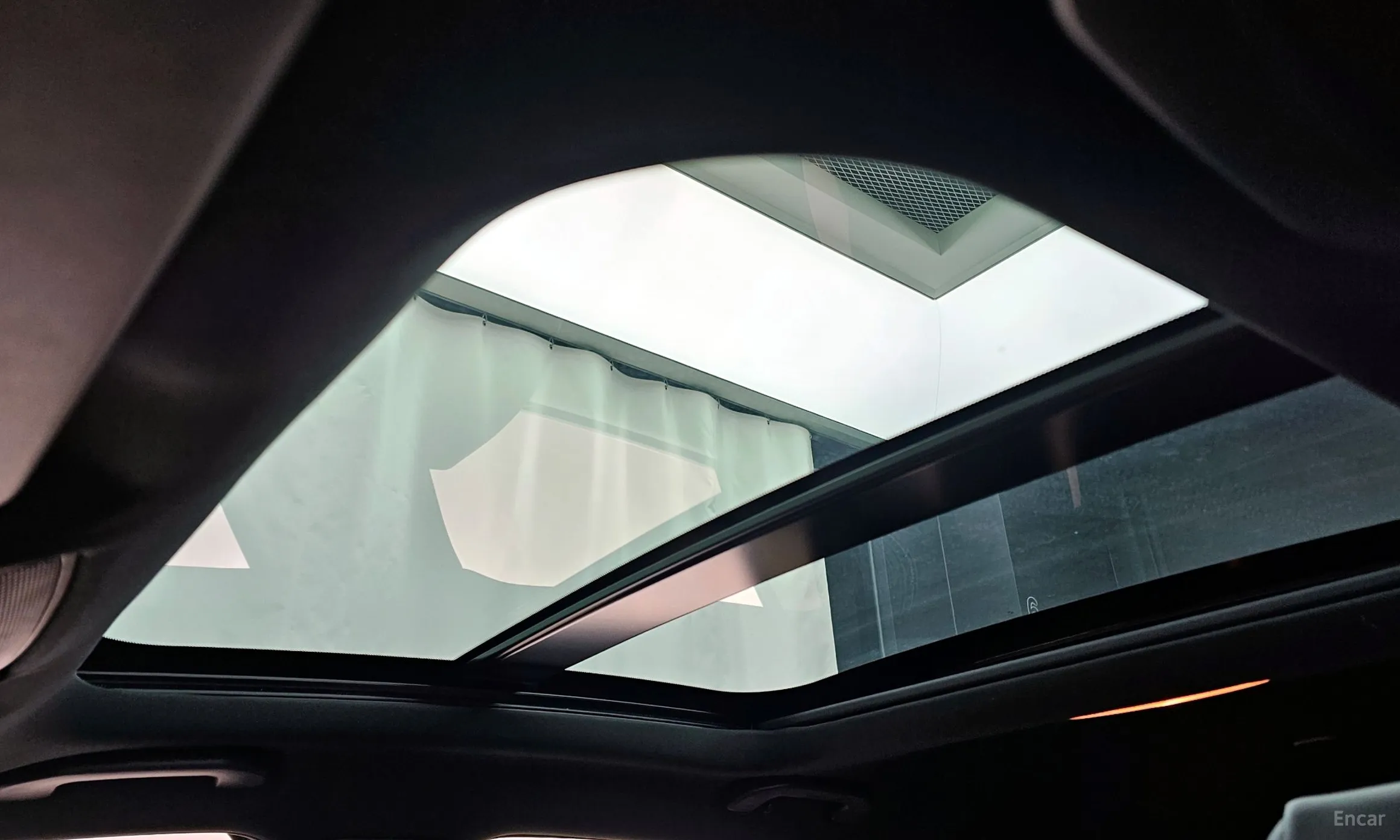 Infiniti Q30 превью 19