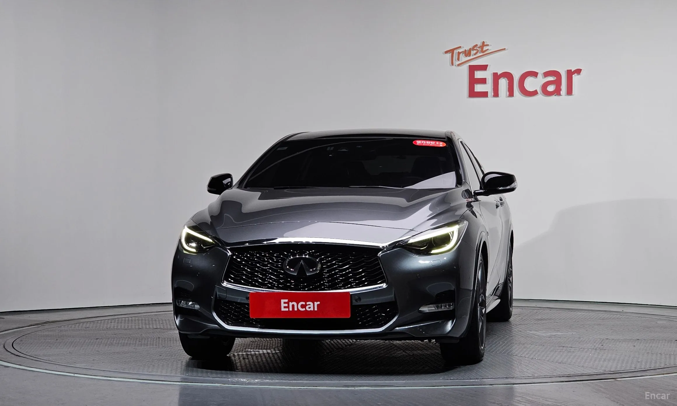 Infiniti Q30 превью 3