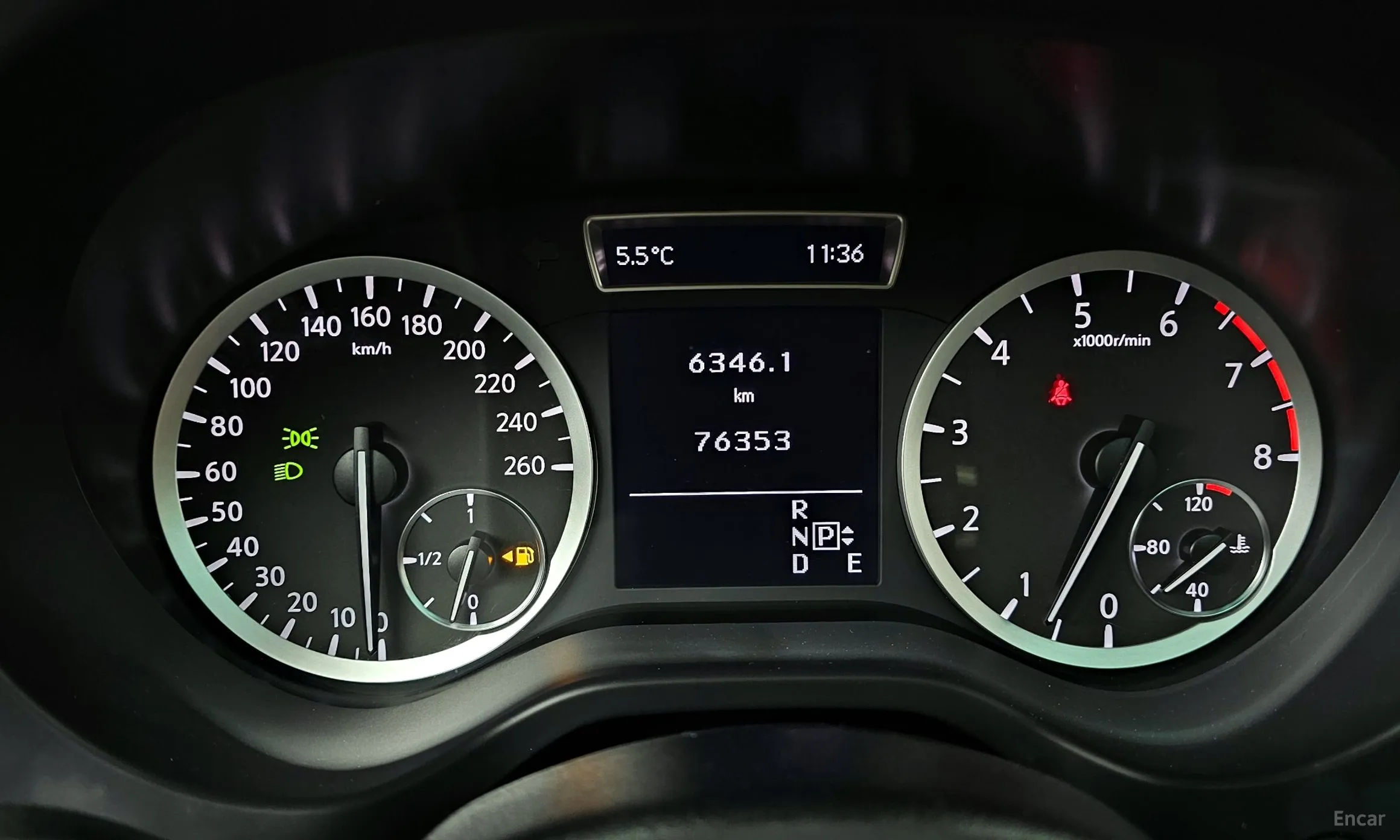 Infiniti Q30 превью 8