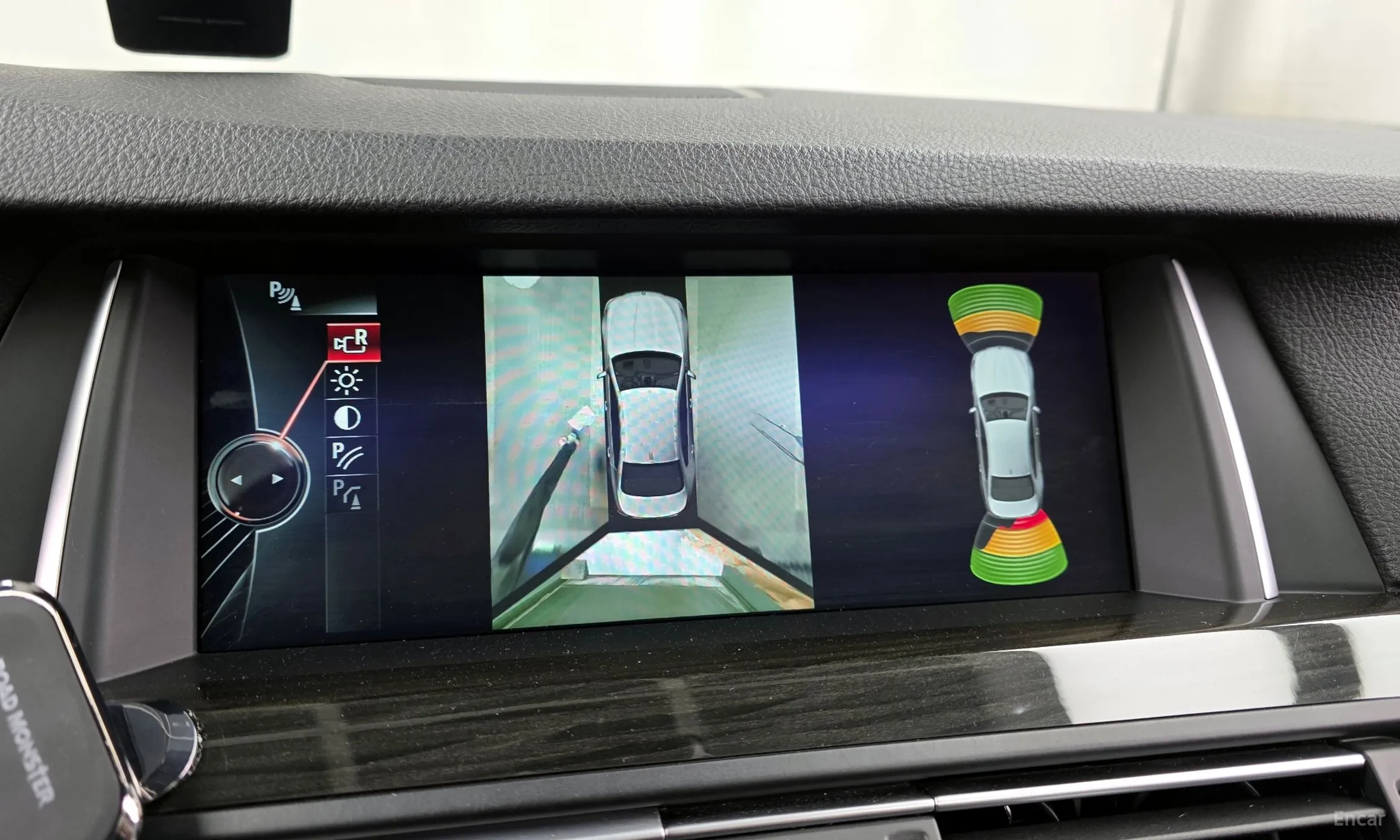 BMW 5 Series (F10) превью 15
