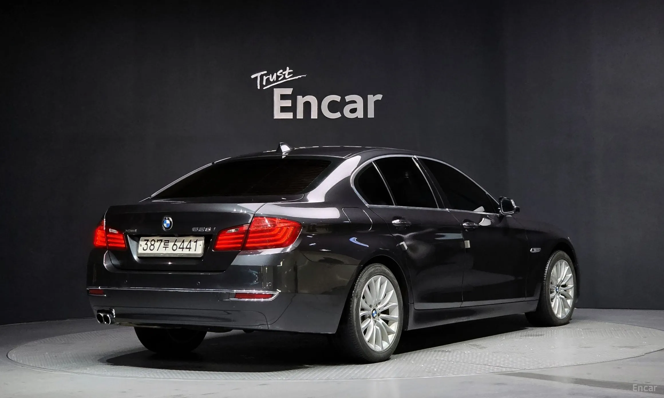 BMW 5 Series (F10) превью 2