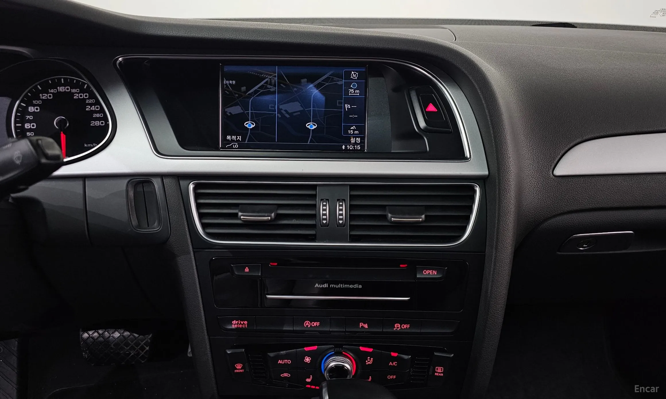 Audi New A4 превью 14