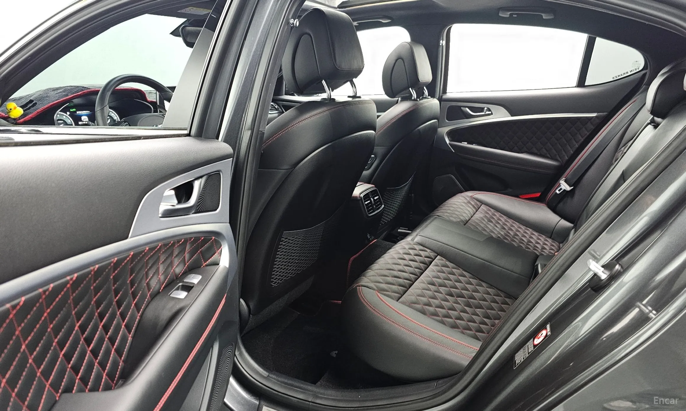 Genesis G70 превью 11