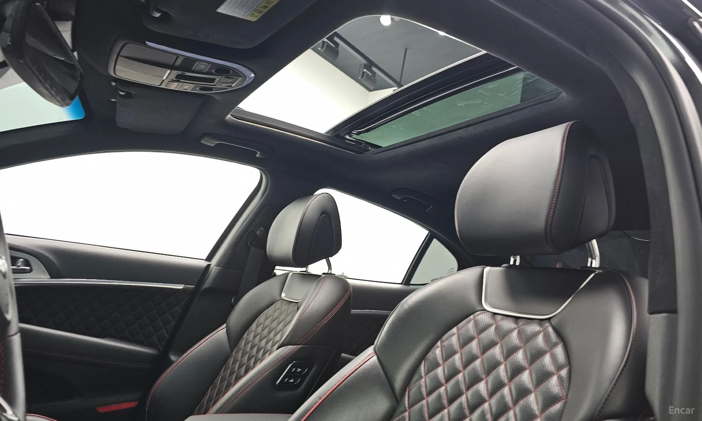 Genesis G70 превью 16