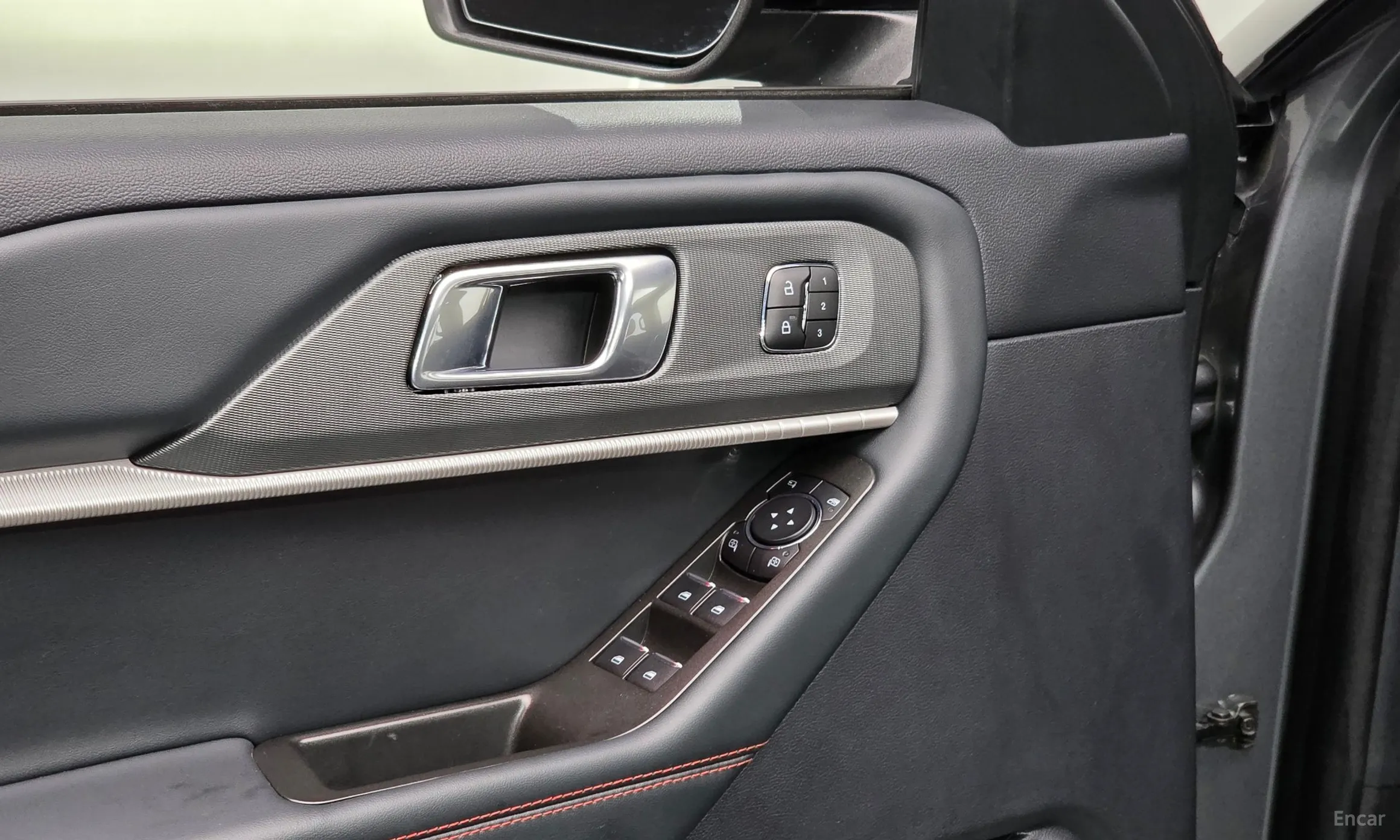 Ford Explorer 6th Generation превью 18