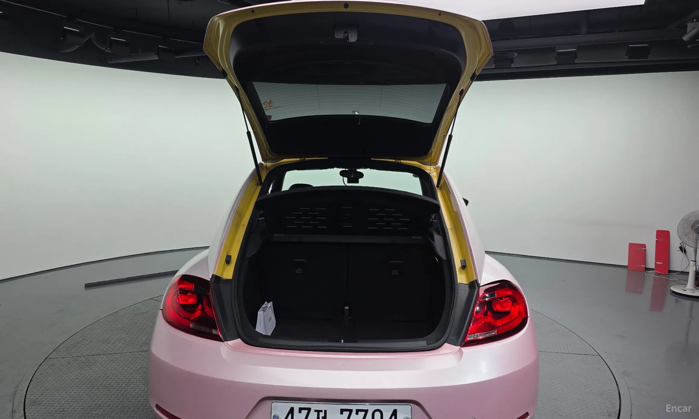 Volkswagen The Beetle превью 20