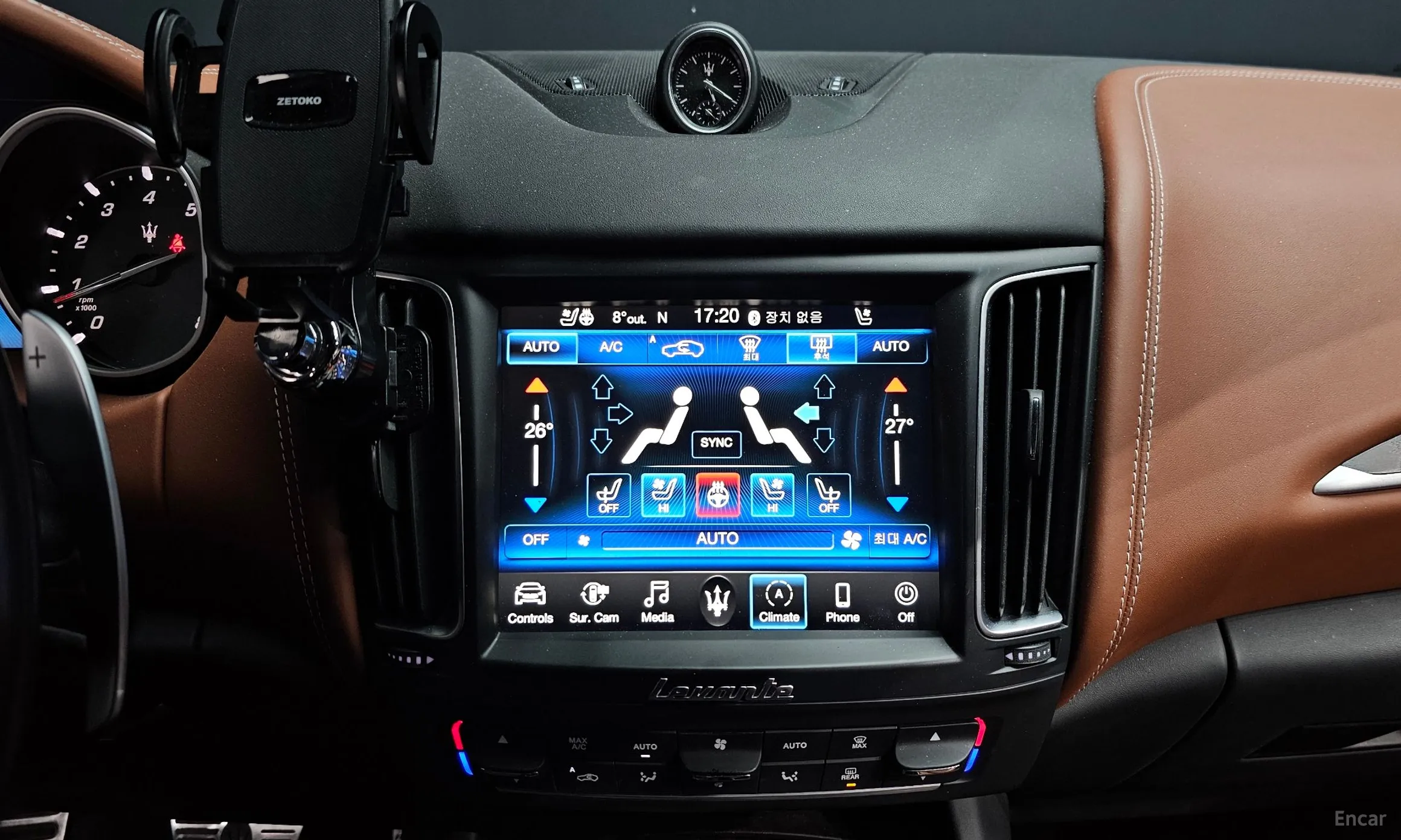 Maserati Levante превью 14