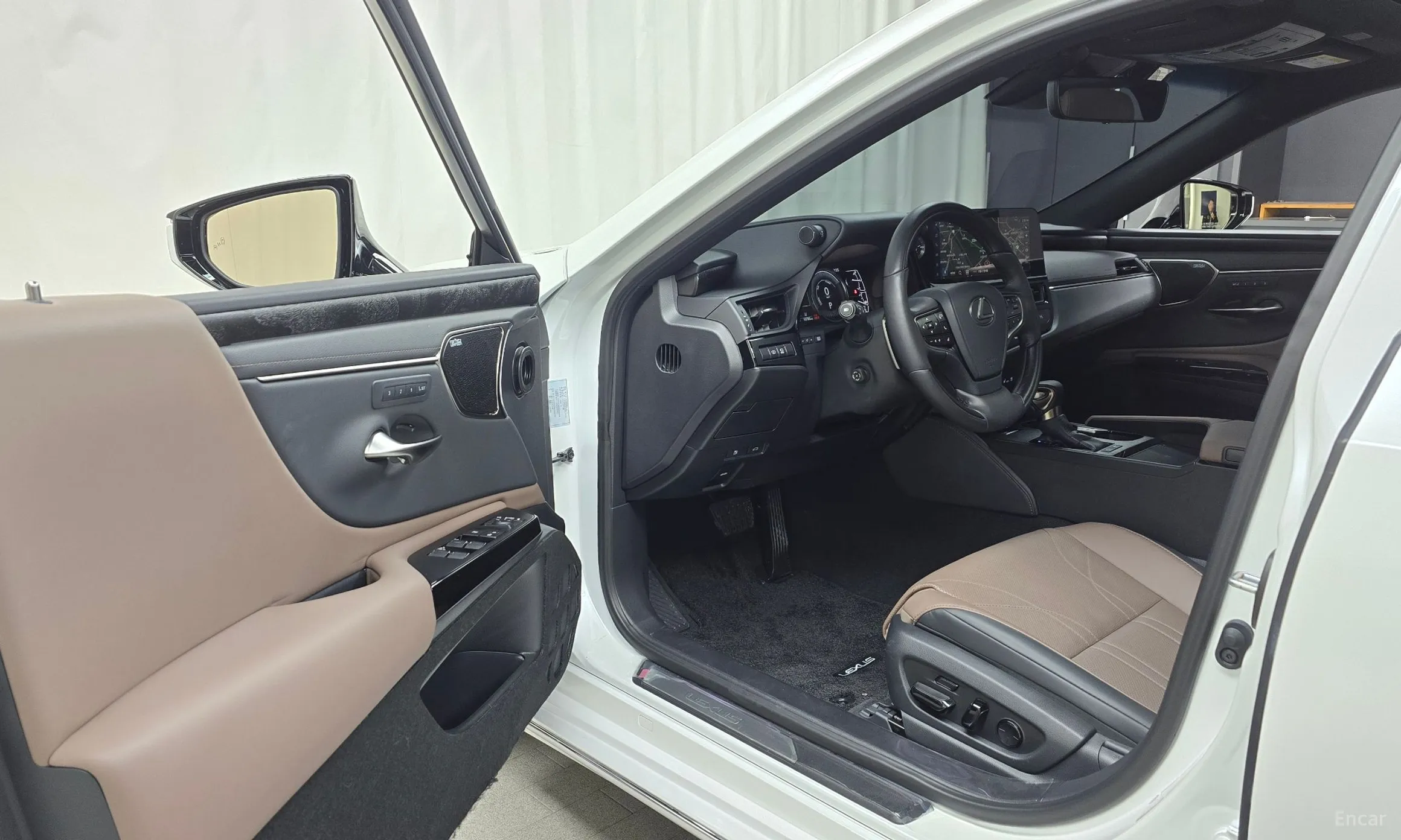 Lexus ES300h 7th Generation превью 10