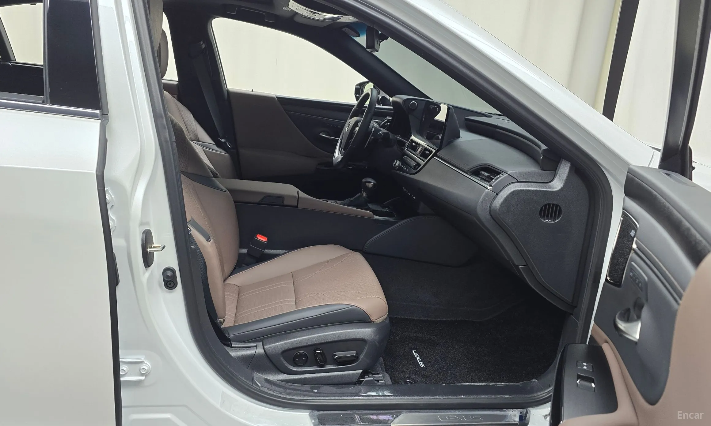 Lexus ES300h 7th Generation превью 11