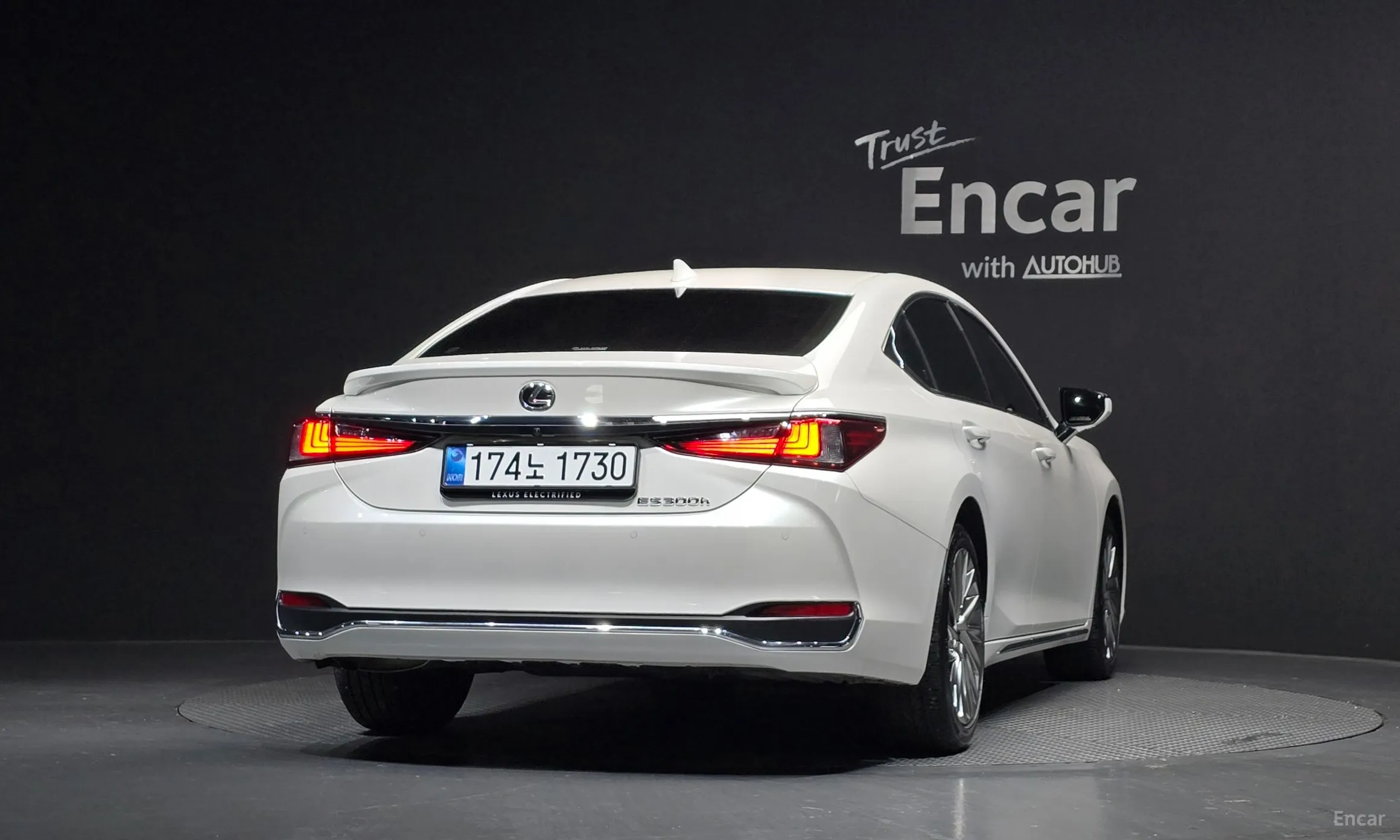 Lexus ES300h 7th Generation превью 4