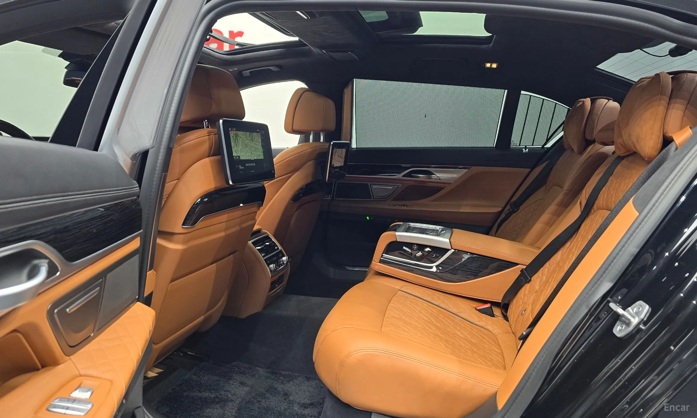 BMW 7 Series (G11) превью 12