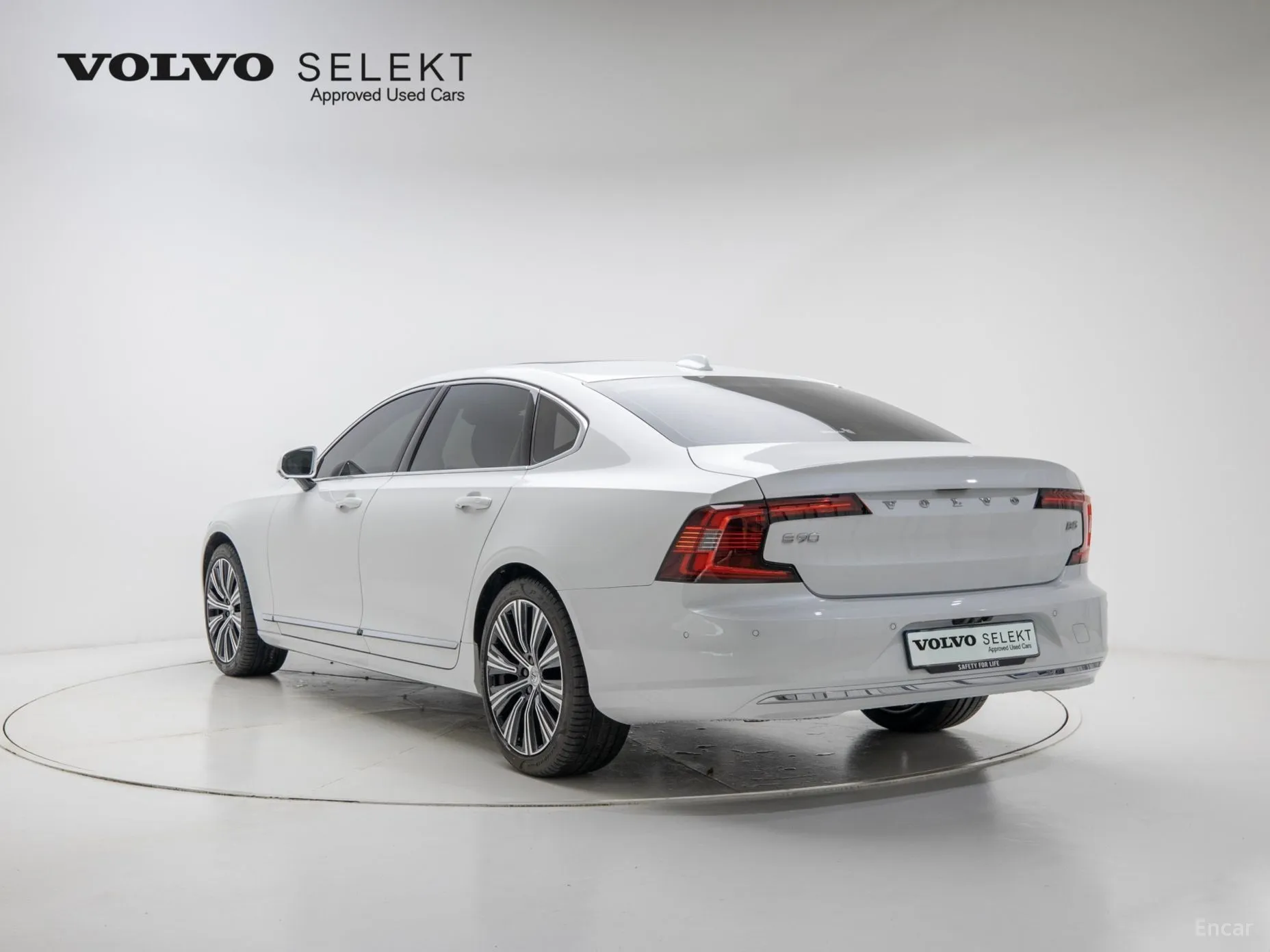 Volvo S90 превью 4