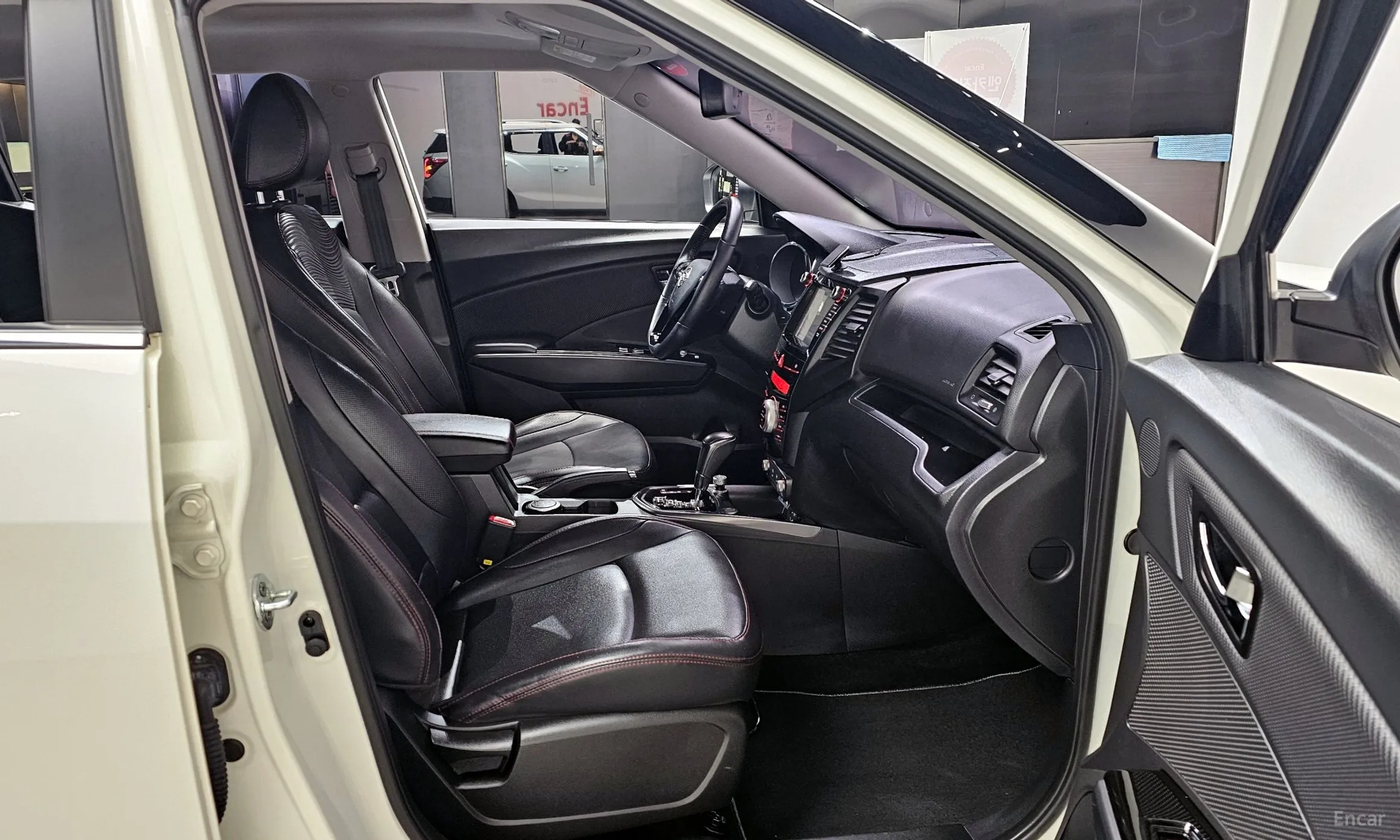 KG Mobility (SsangYong) Tivoli Air превью 10