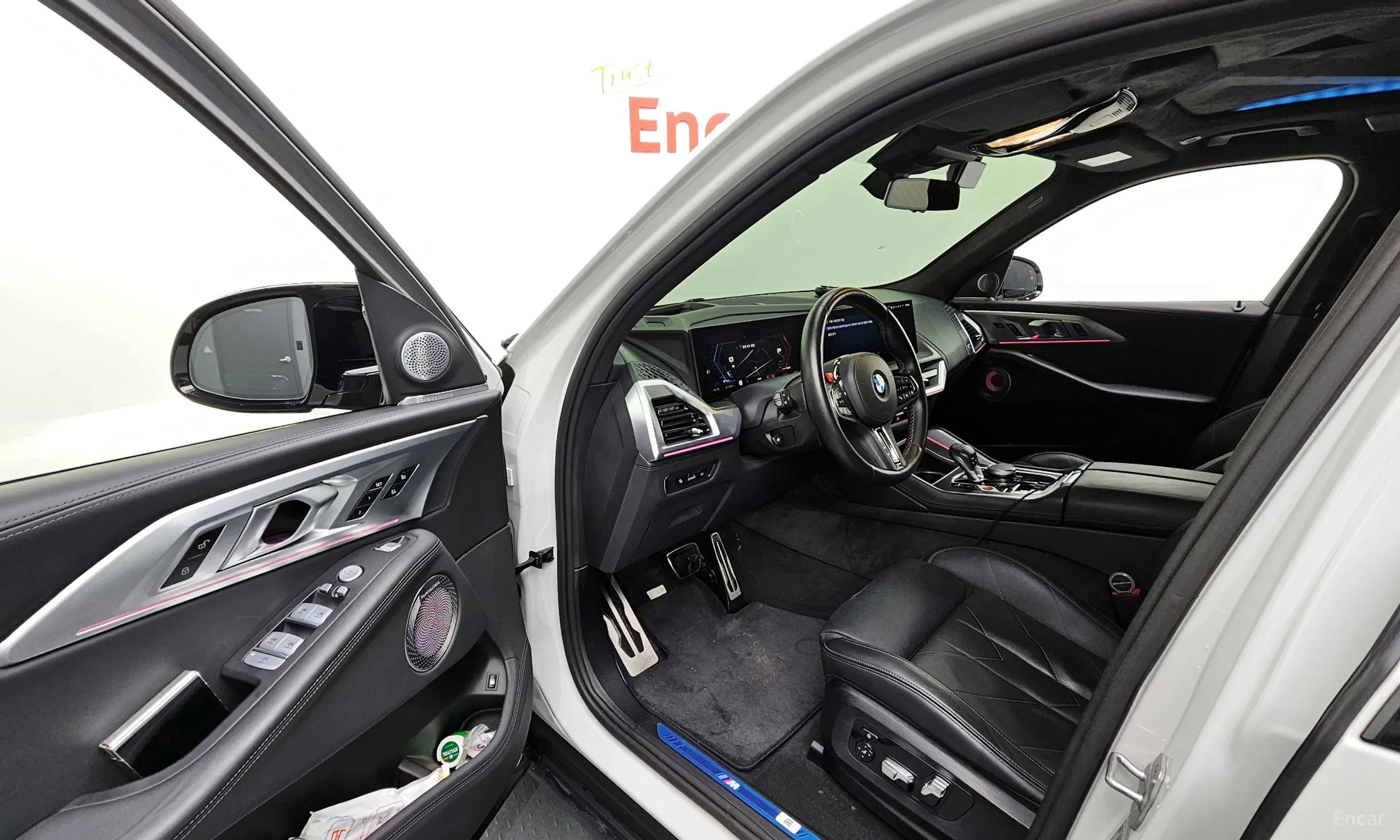 BMW XM (G09) превью 10
