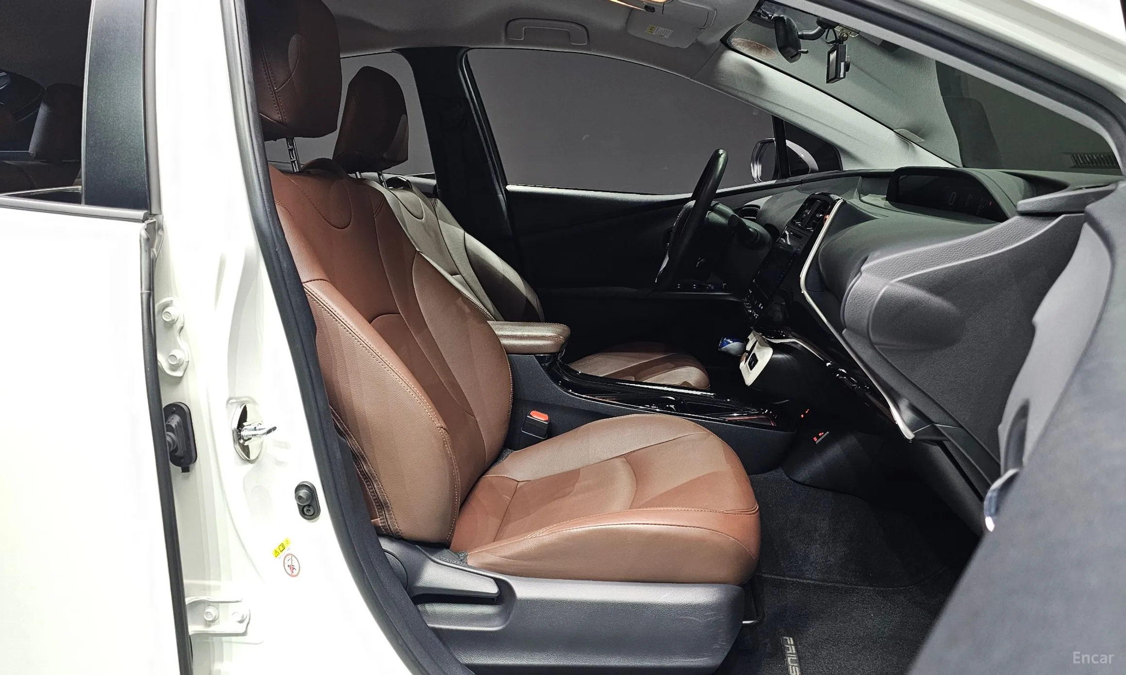 Toyota Prius 4th Generation превью 10