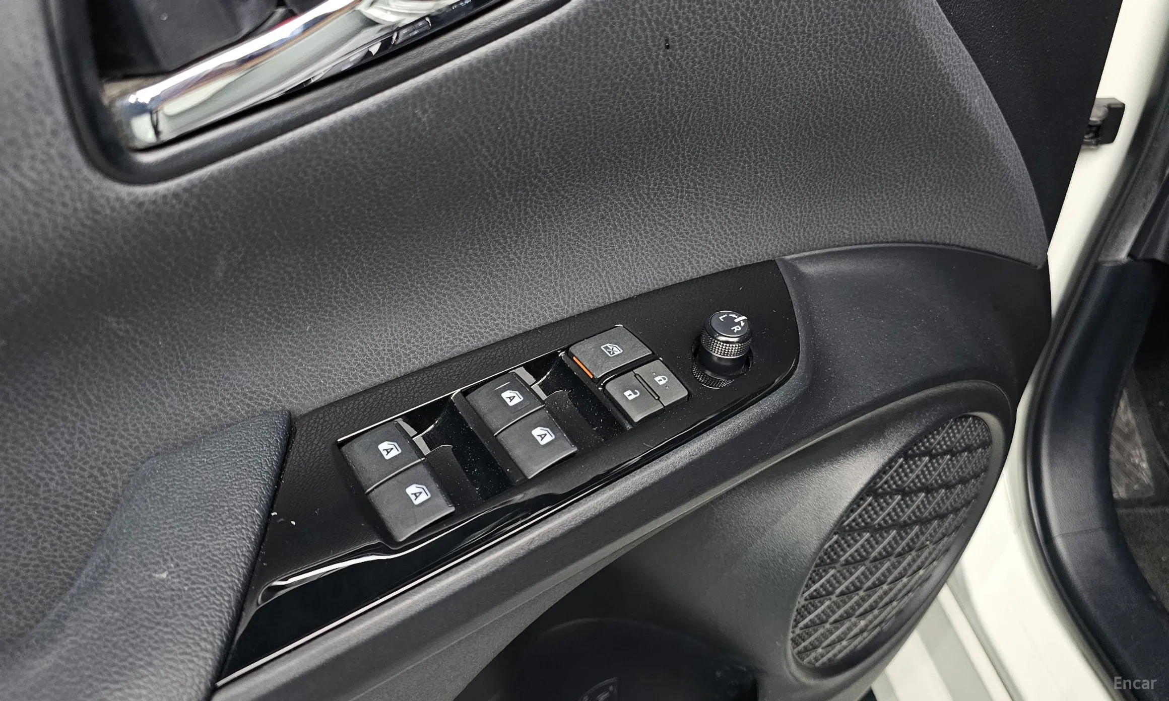 Toyota Prius 4th Generation превью 17