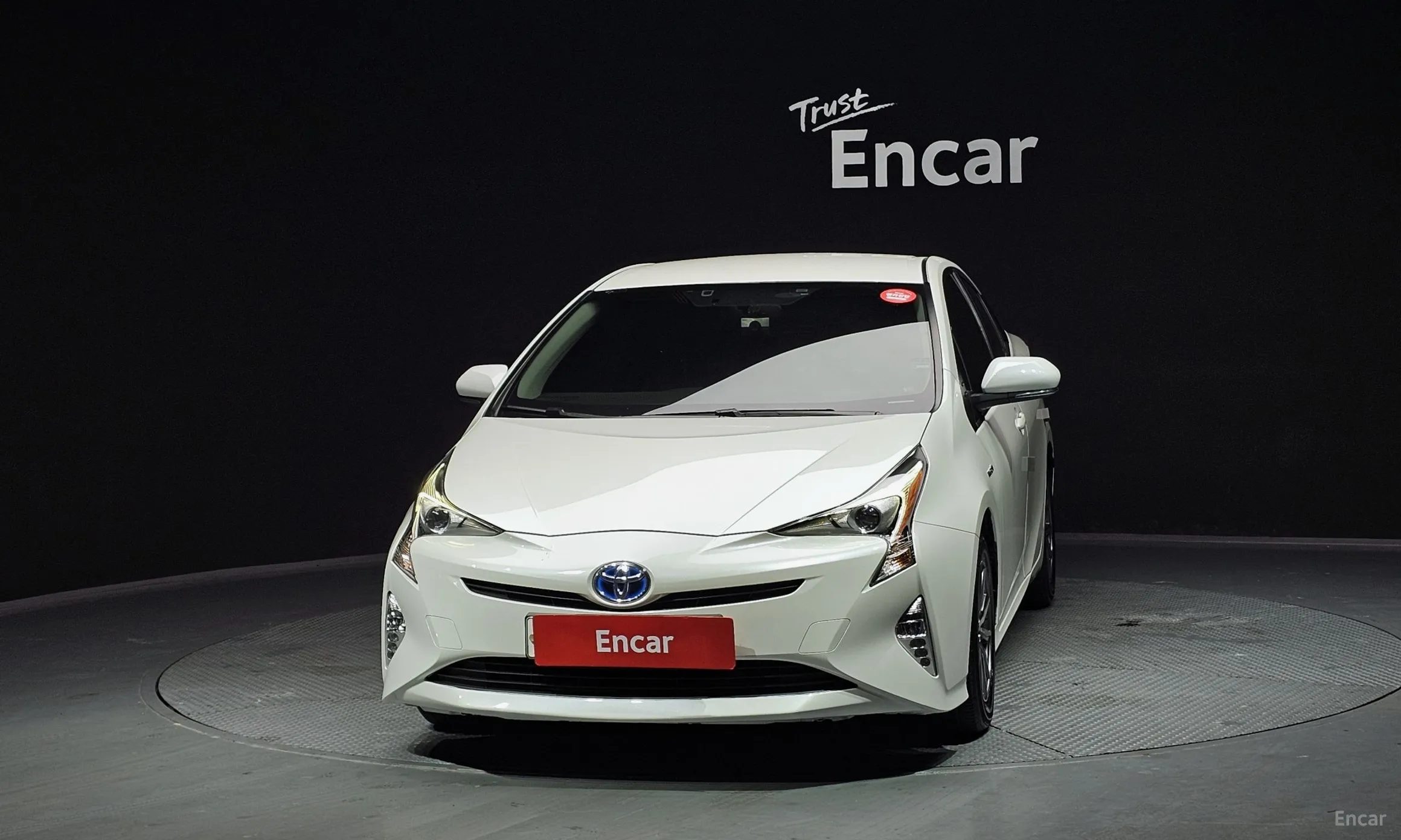 Toyota Prius 4th Generation превью 3
