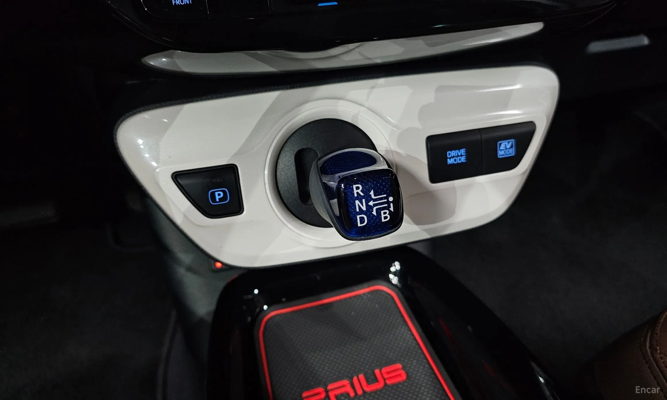 Toyota Prius 4th Generation превью 9