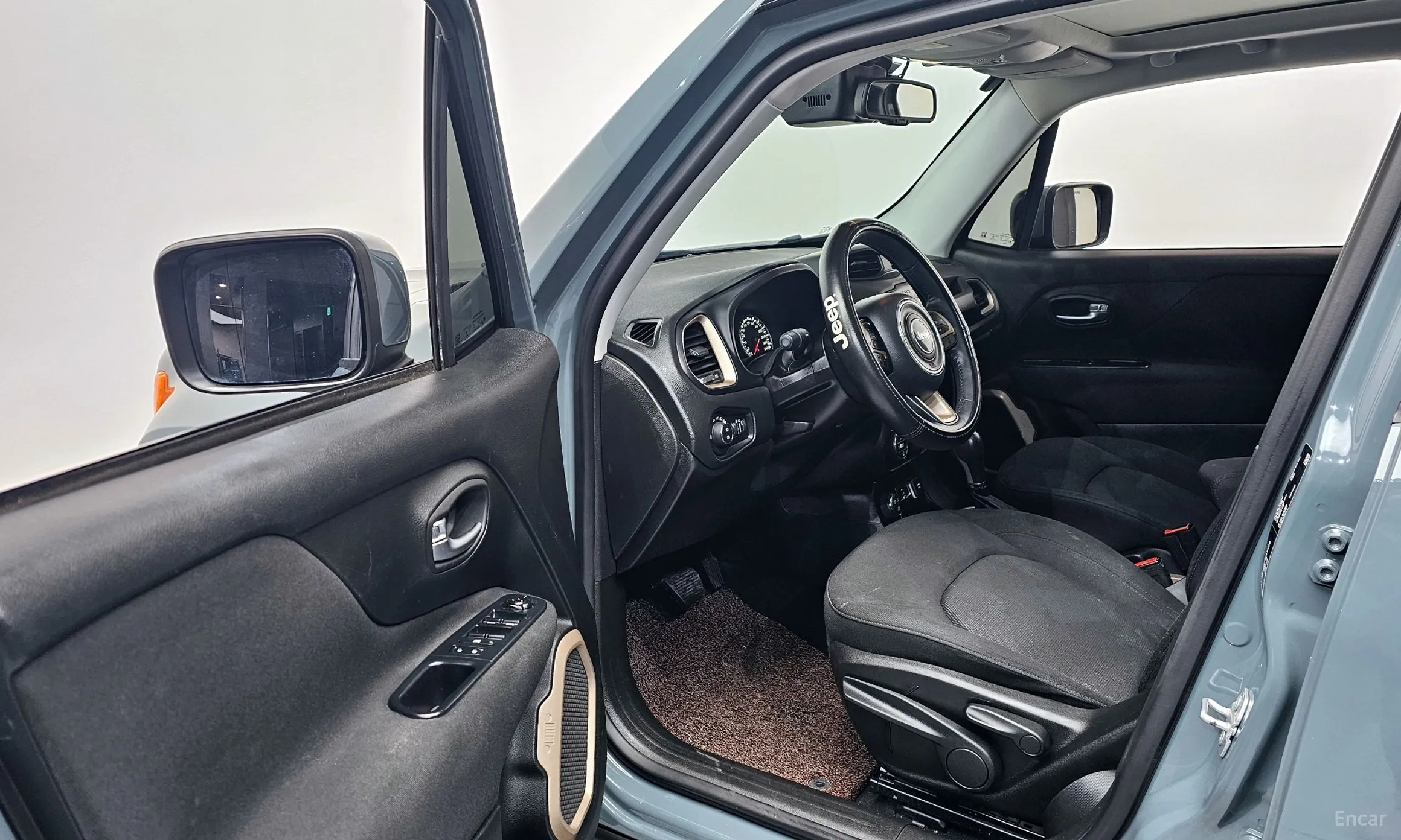 Jeep Renegade превью 11