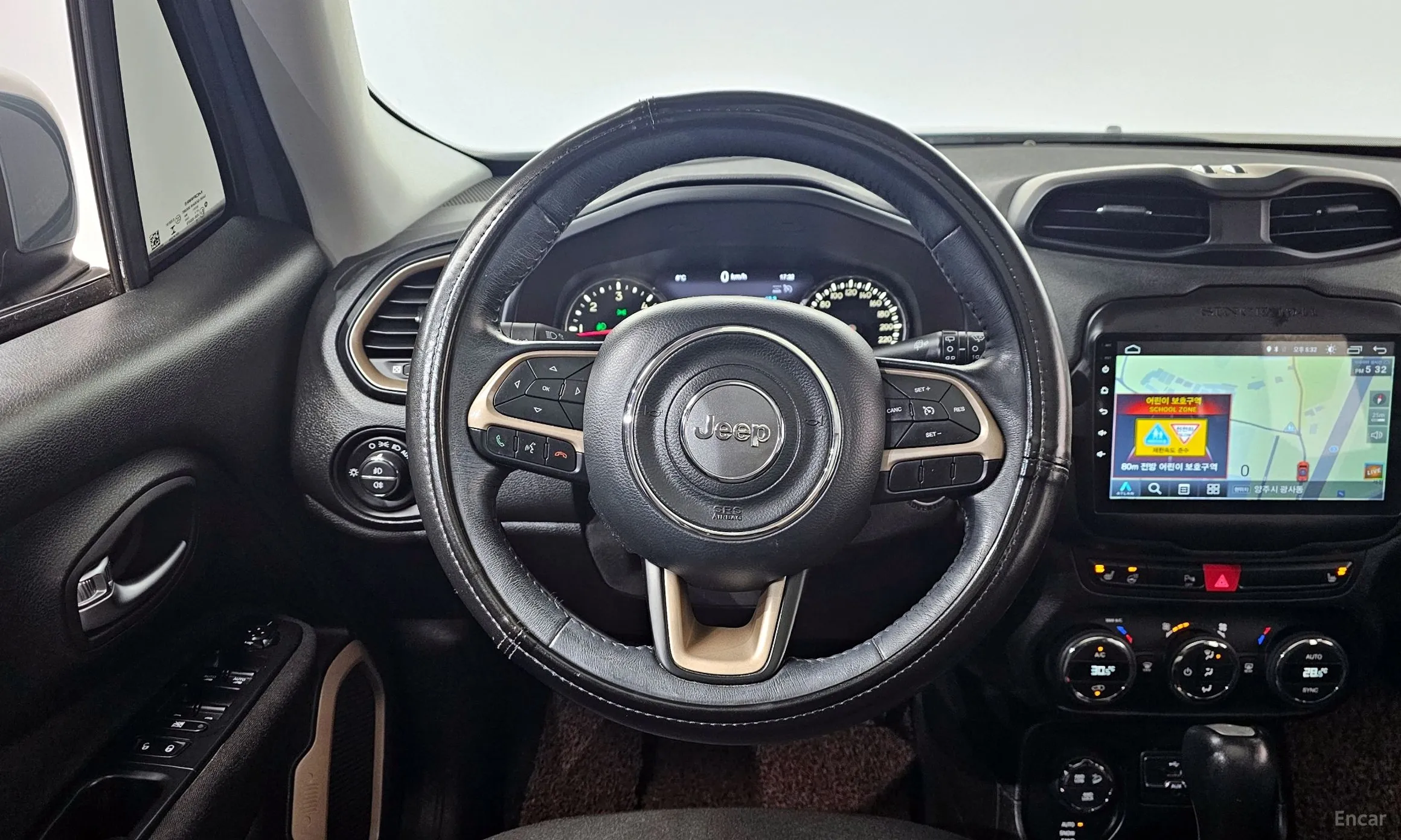 Jeep Renegade превью 13
