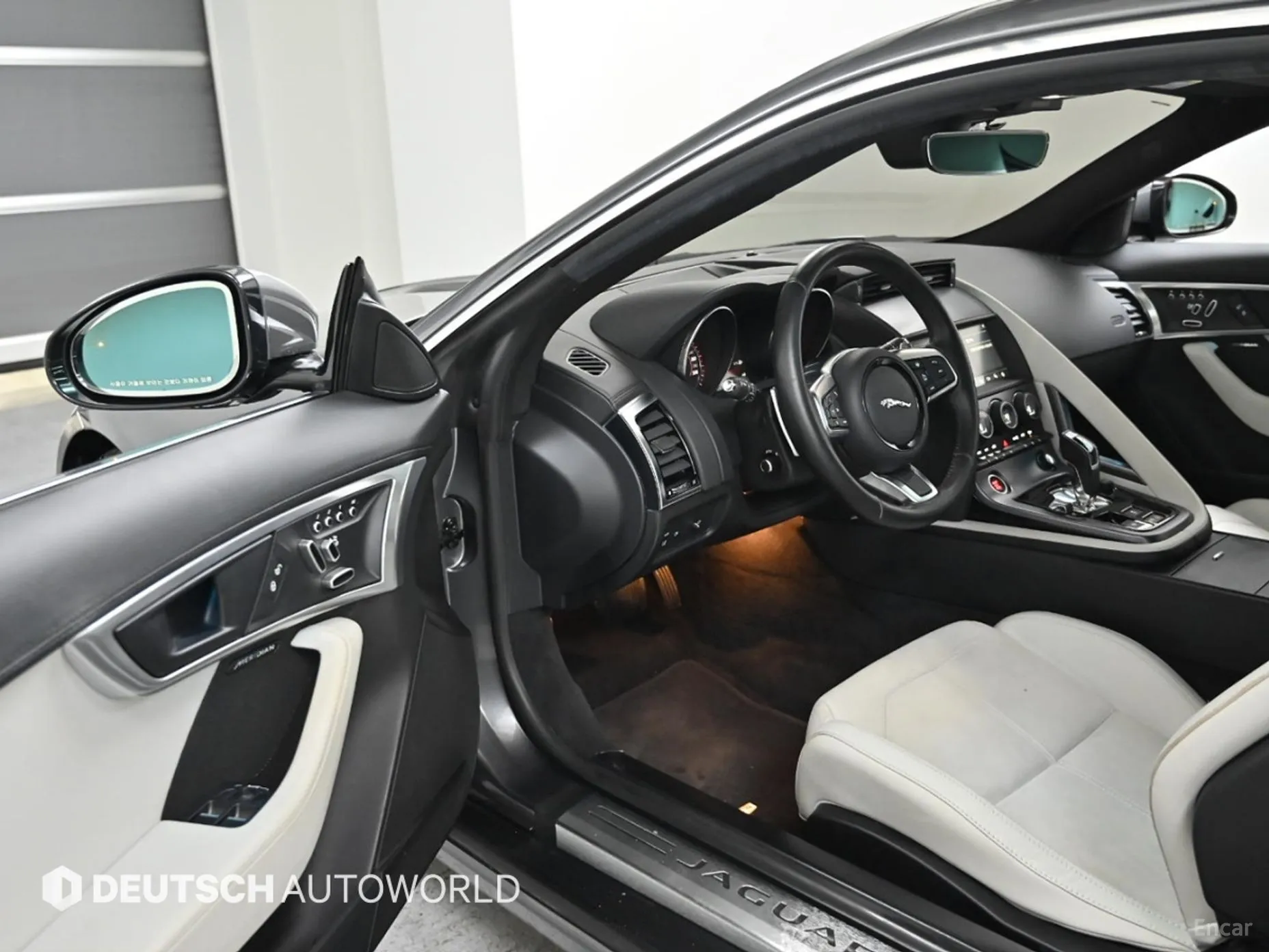Jaguar F-TYPE превью 11