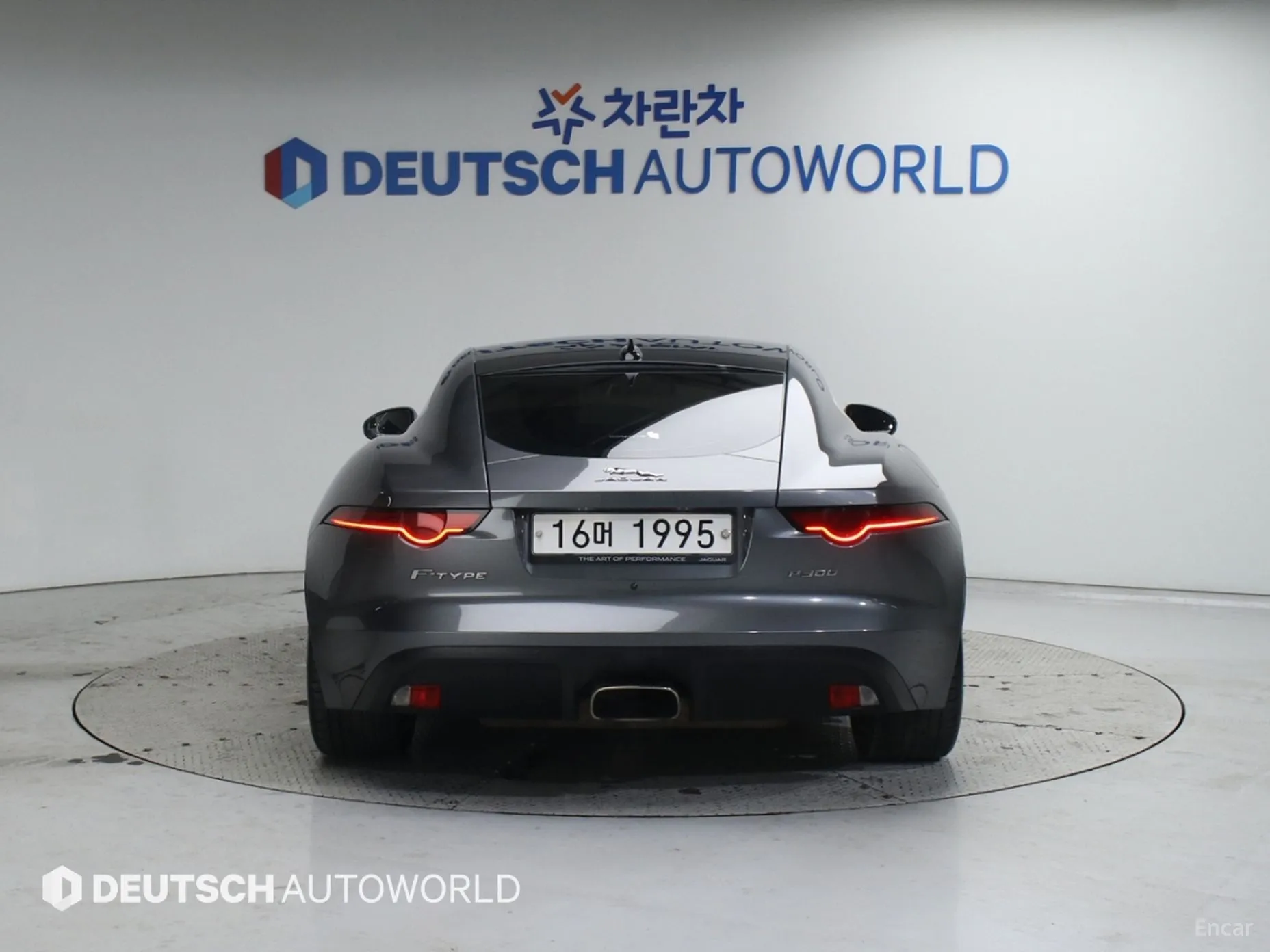 Jaguar F-TYPE превью 4