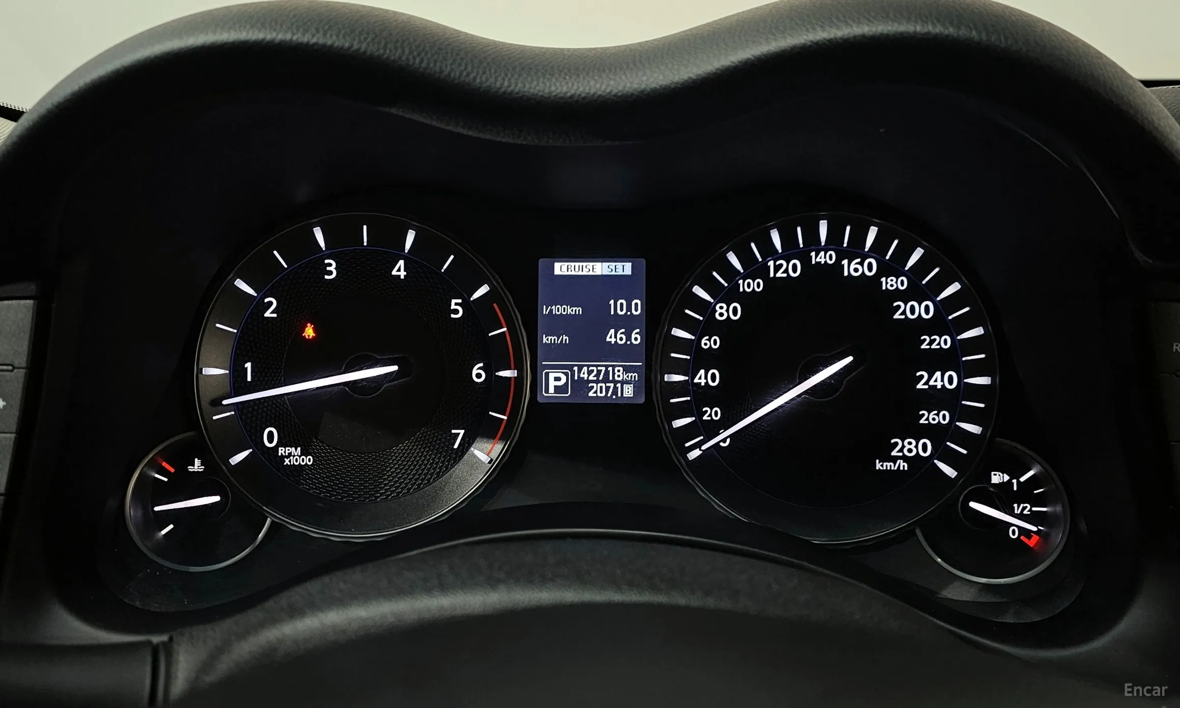 Infiniti Q70 превью 8