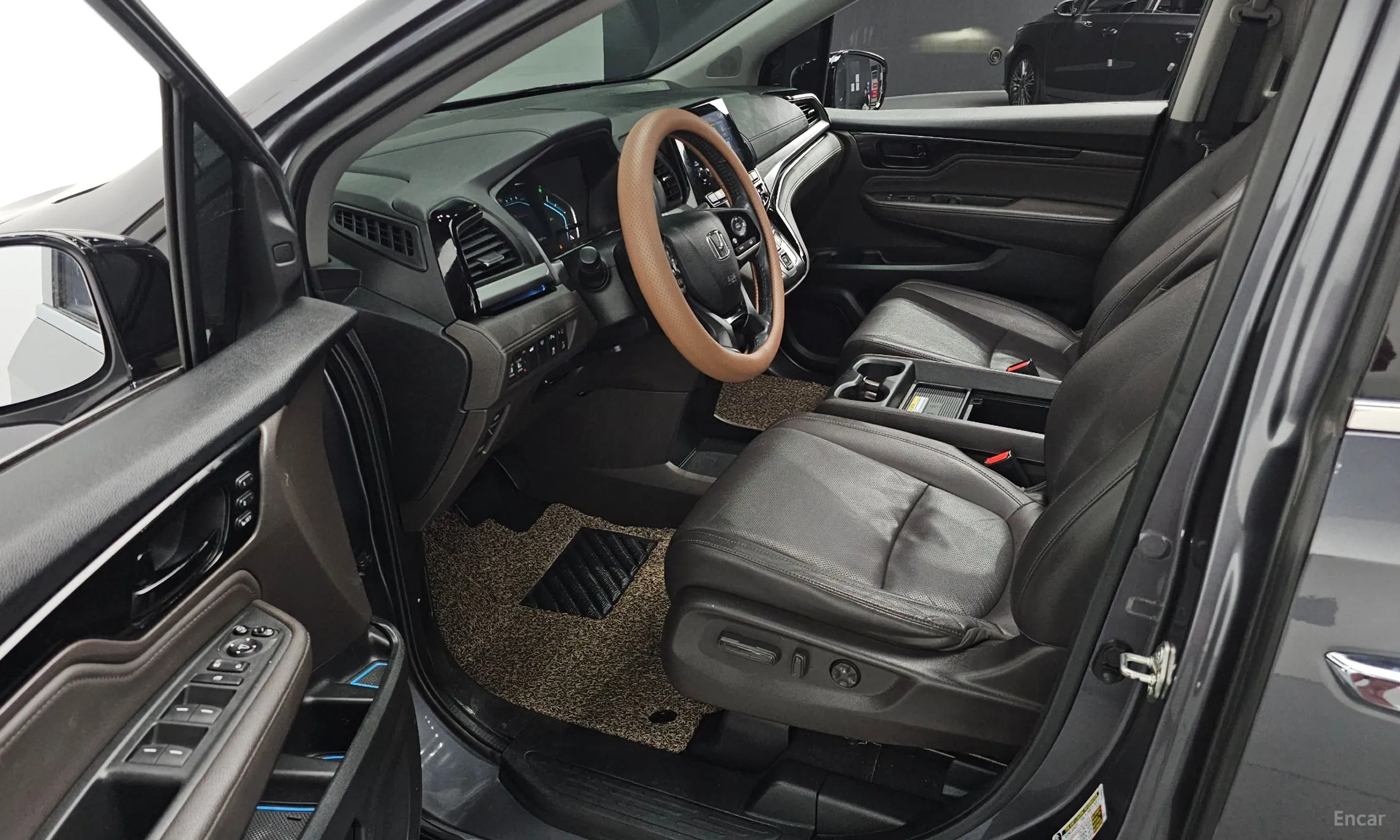 Honda Odyssey превью 11