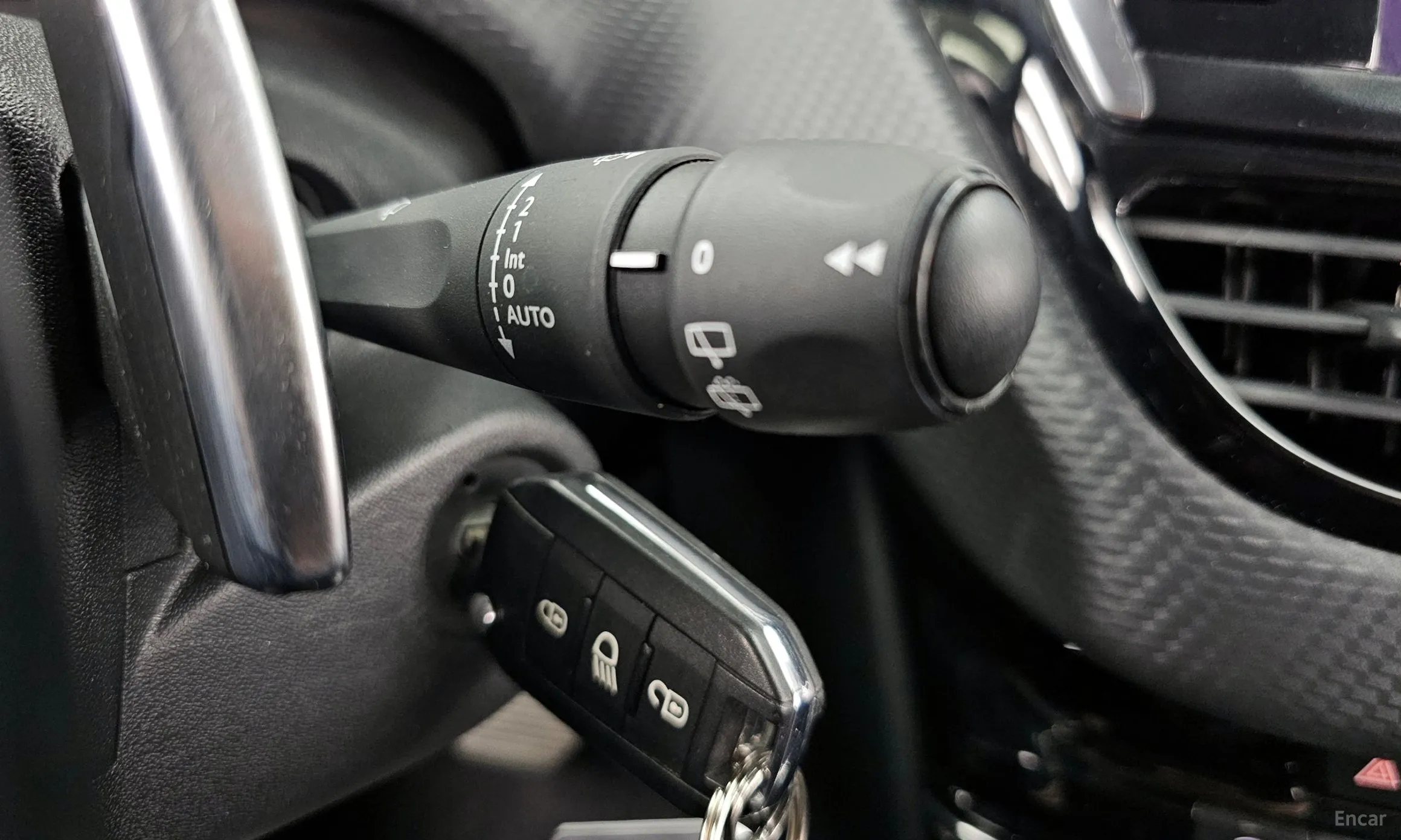 Peugeot 208 превью 15