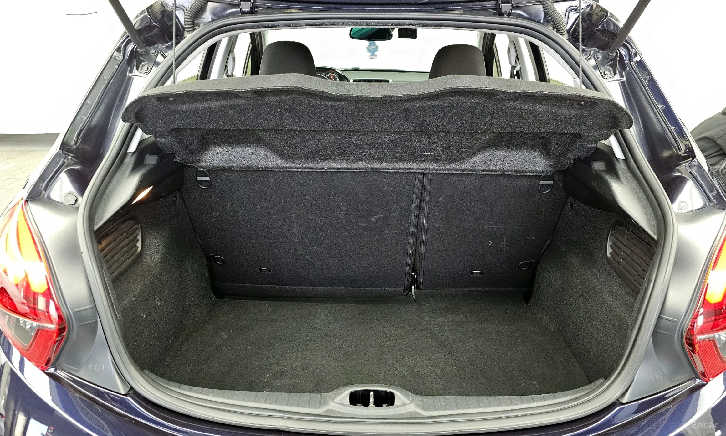 Peugeot 208 превью 20