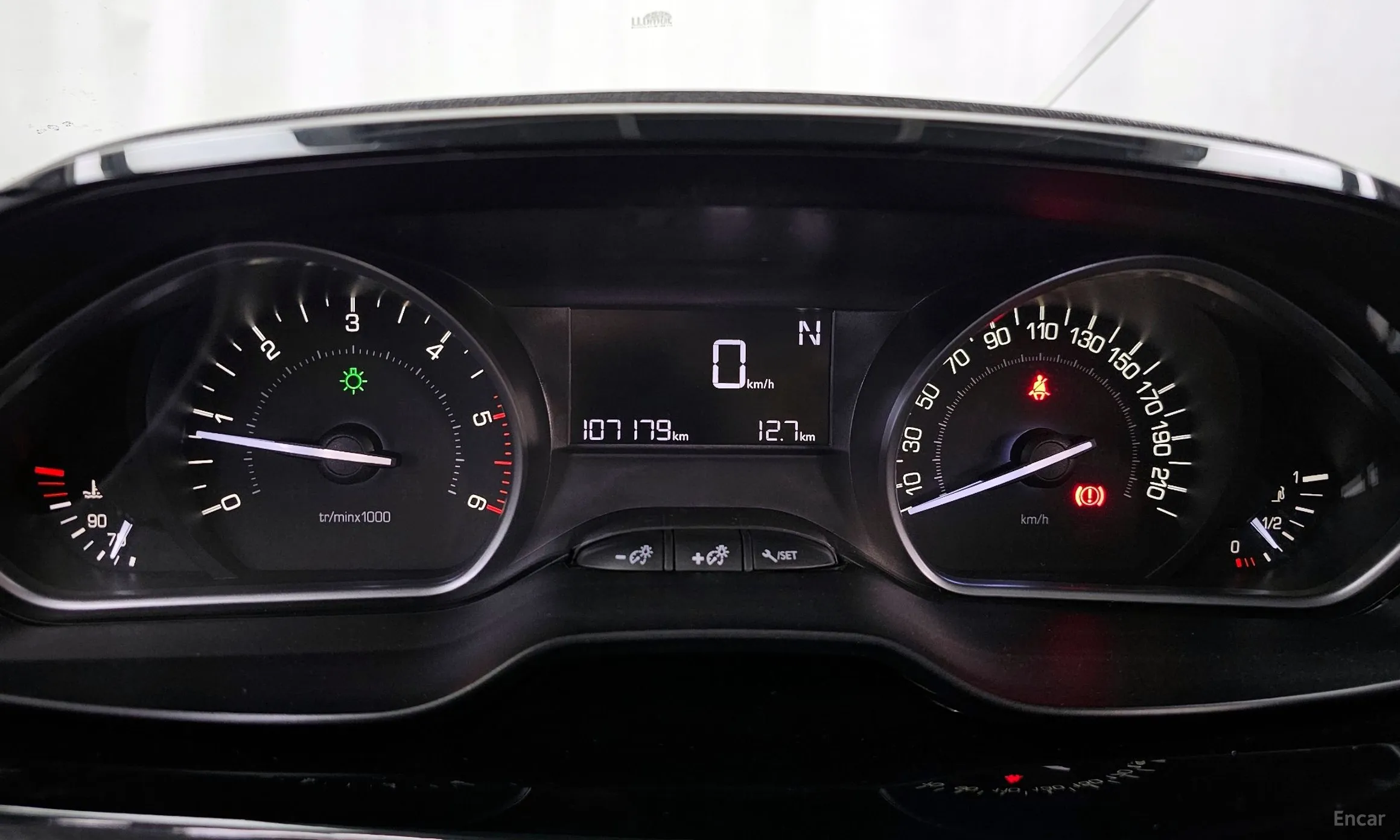 Peugeot 208 превью 8