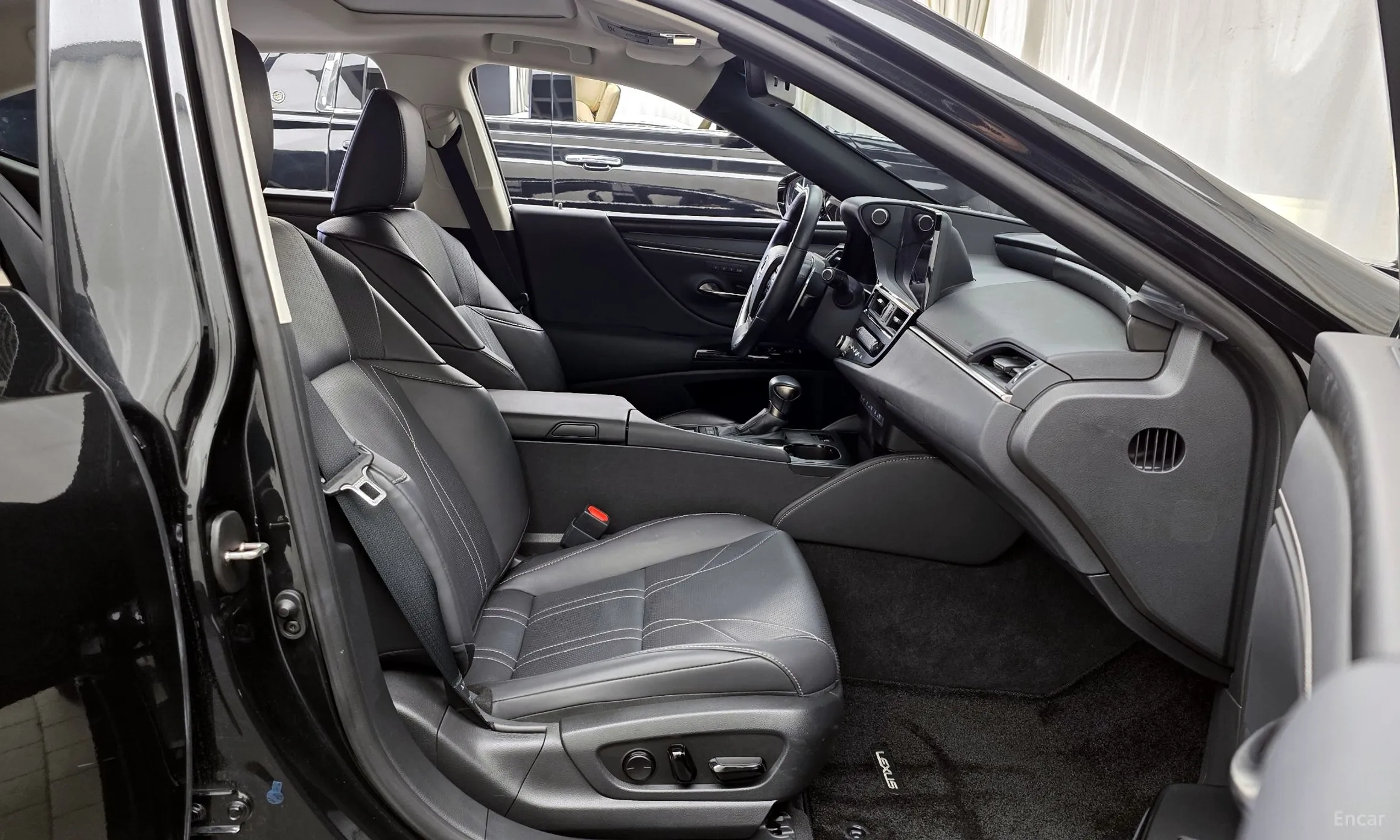 Lexus ES300h 7th Generation превью 11