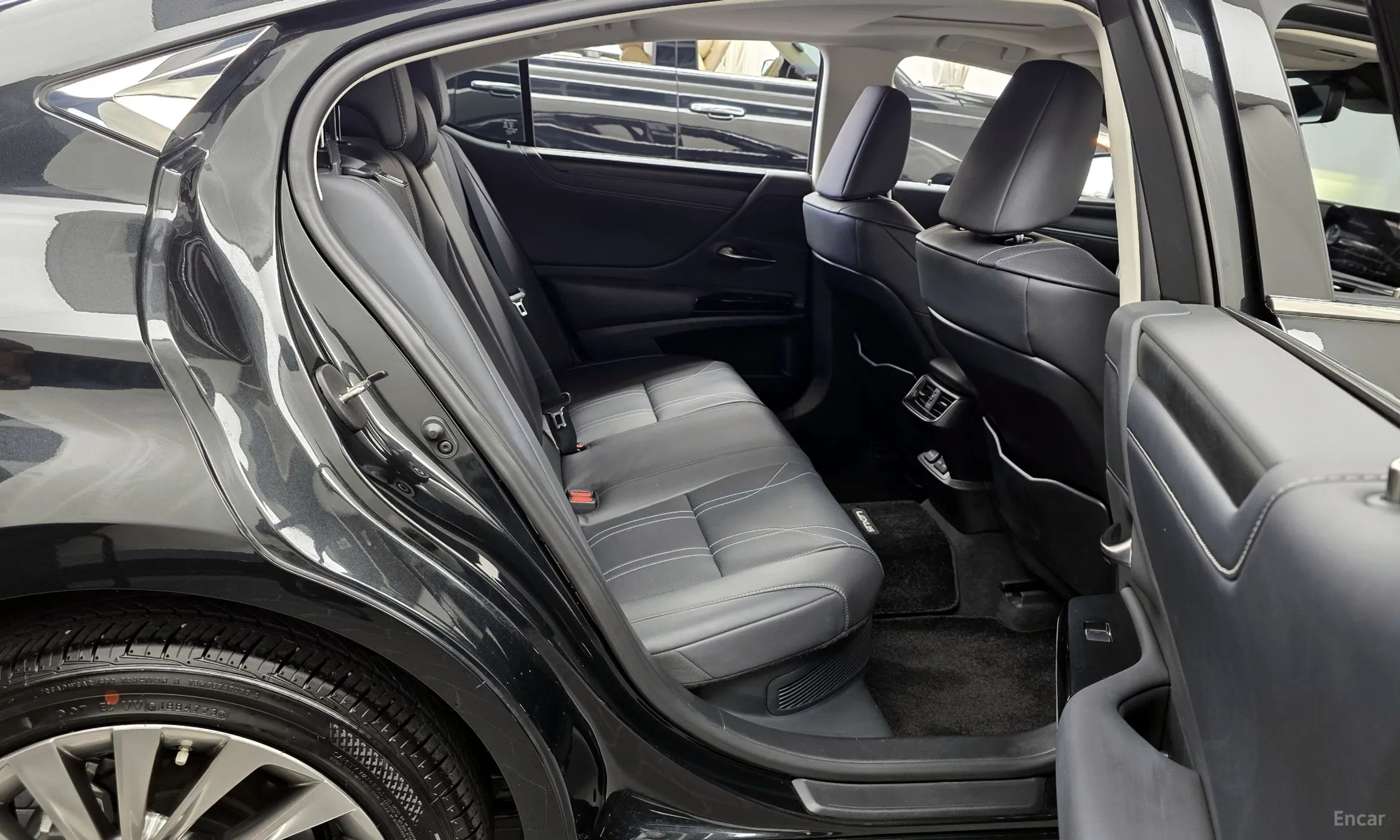 Lexus ES300h 7th Generation превью 12