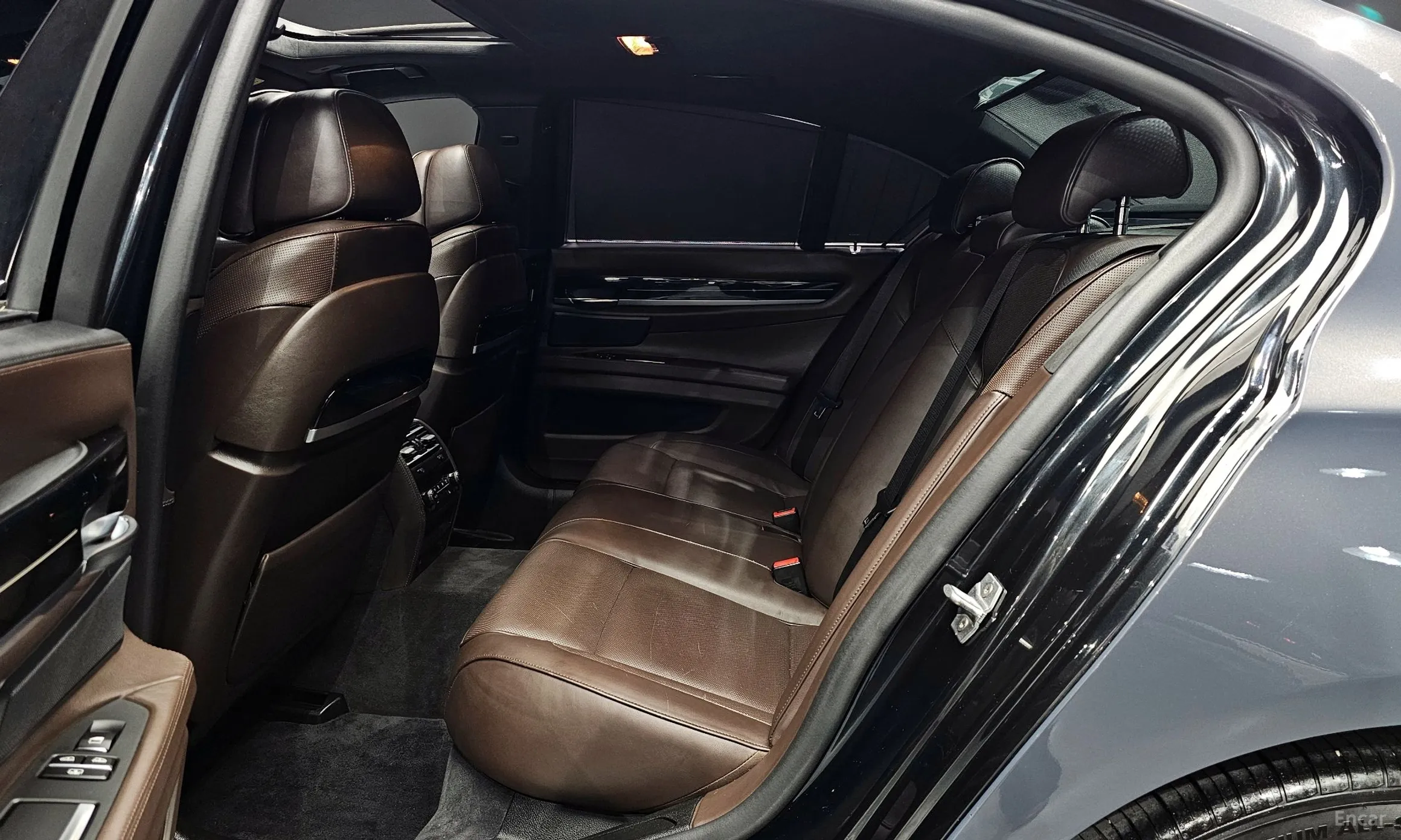 BMW 7 Series (F01) превью 12