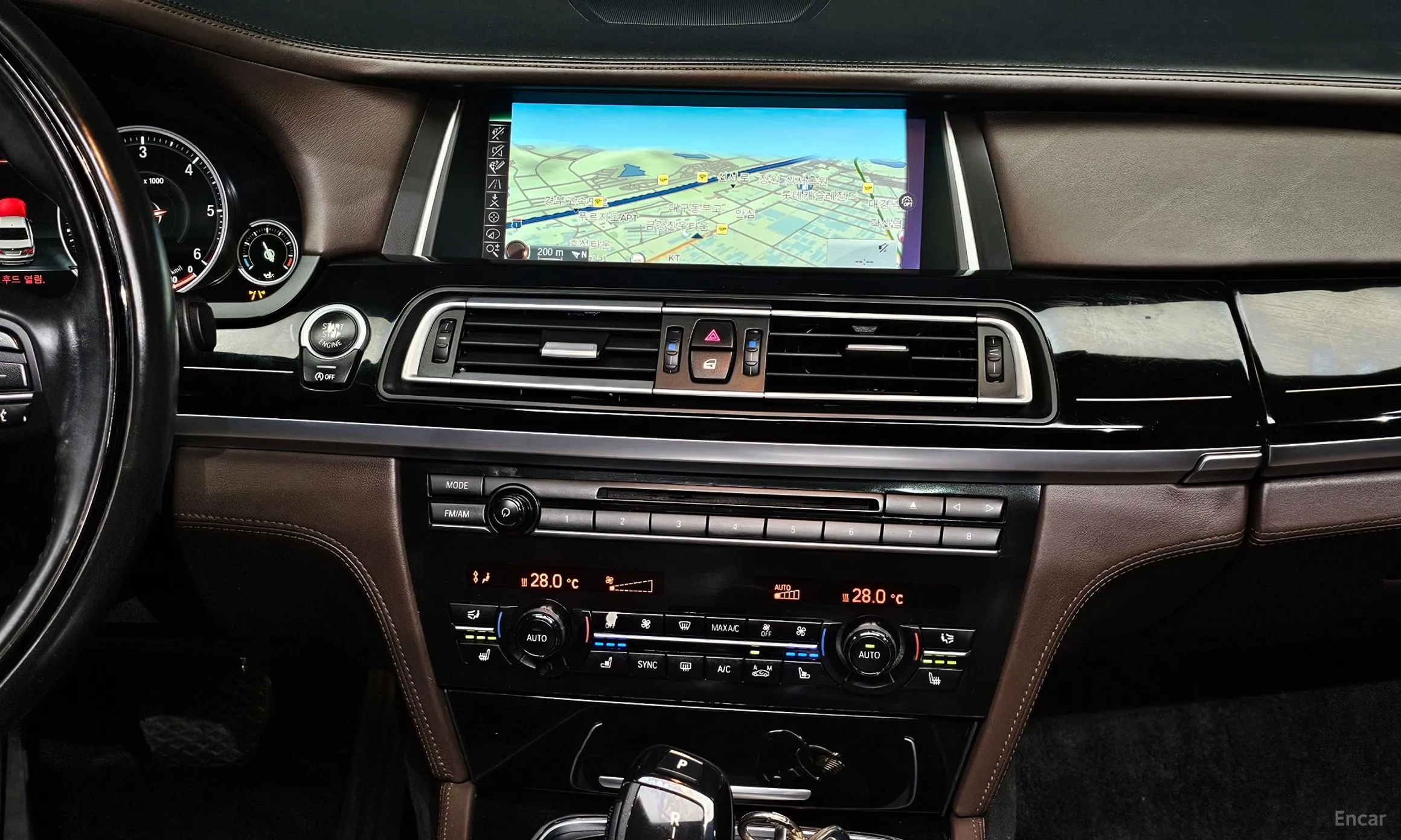 BMW 7 Series (F01) превью 14