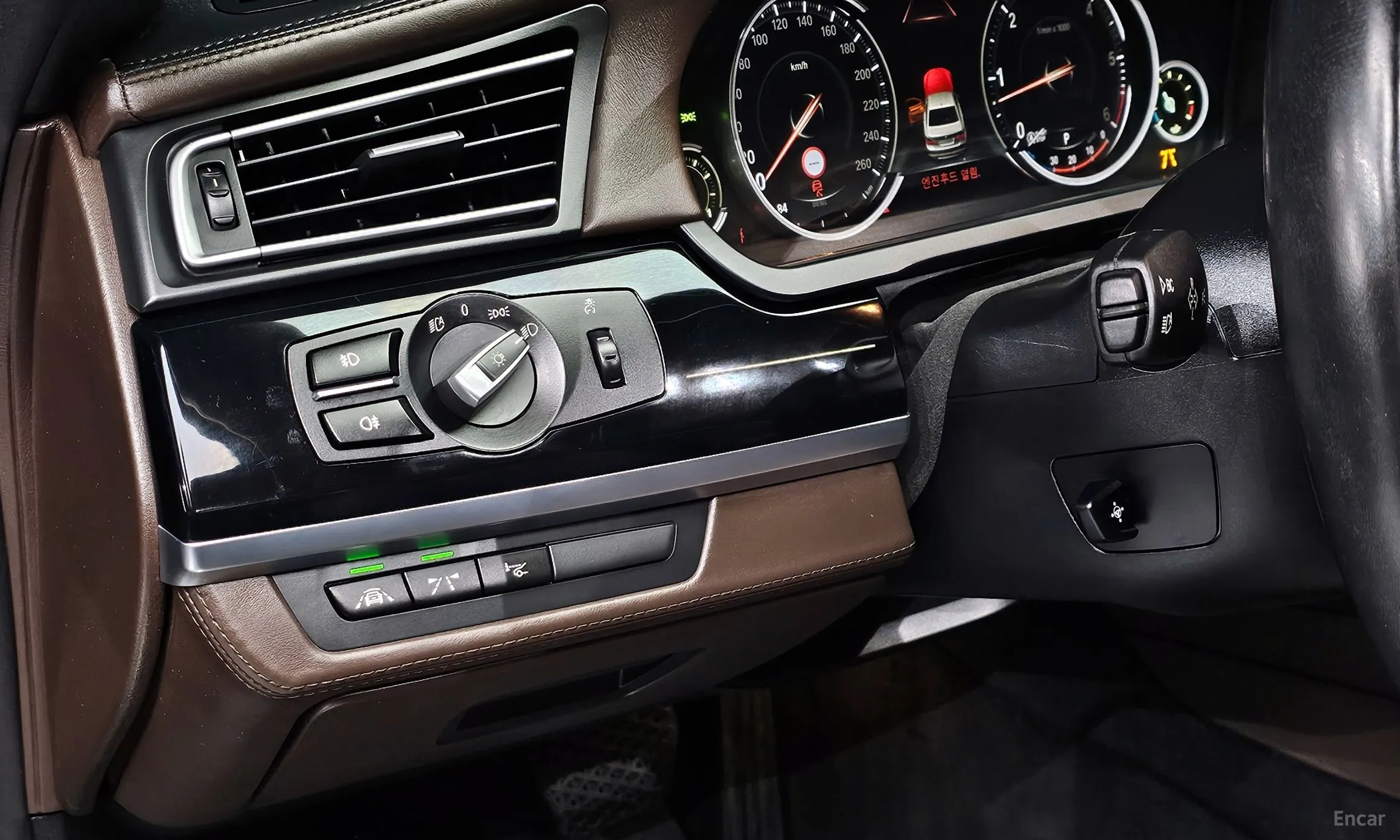 BMW 7 Series (F01) превью 16