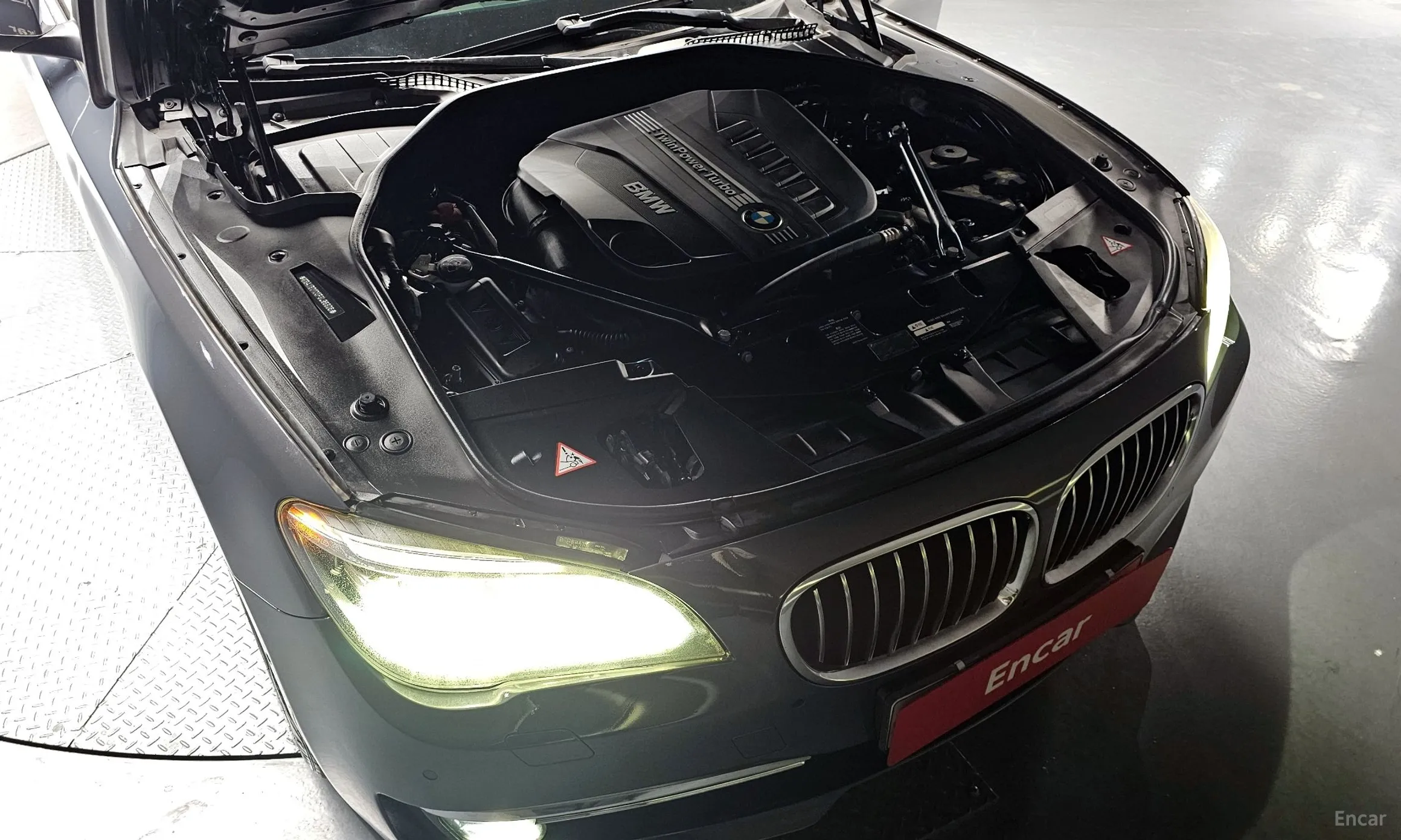 BMW 7 Series (F01) превью 20