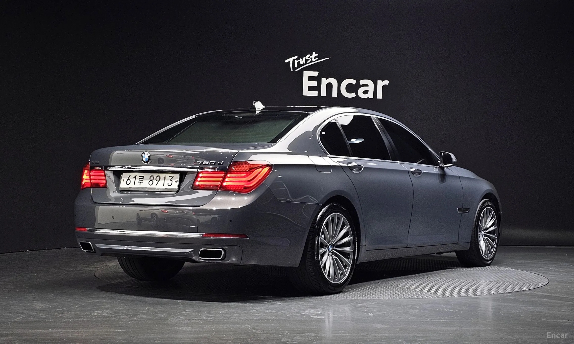 BMW 7 Series (F01) превью 6